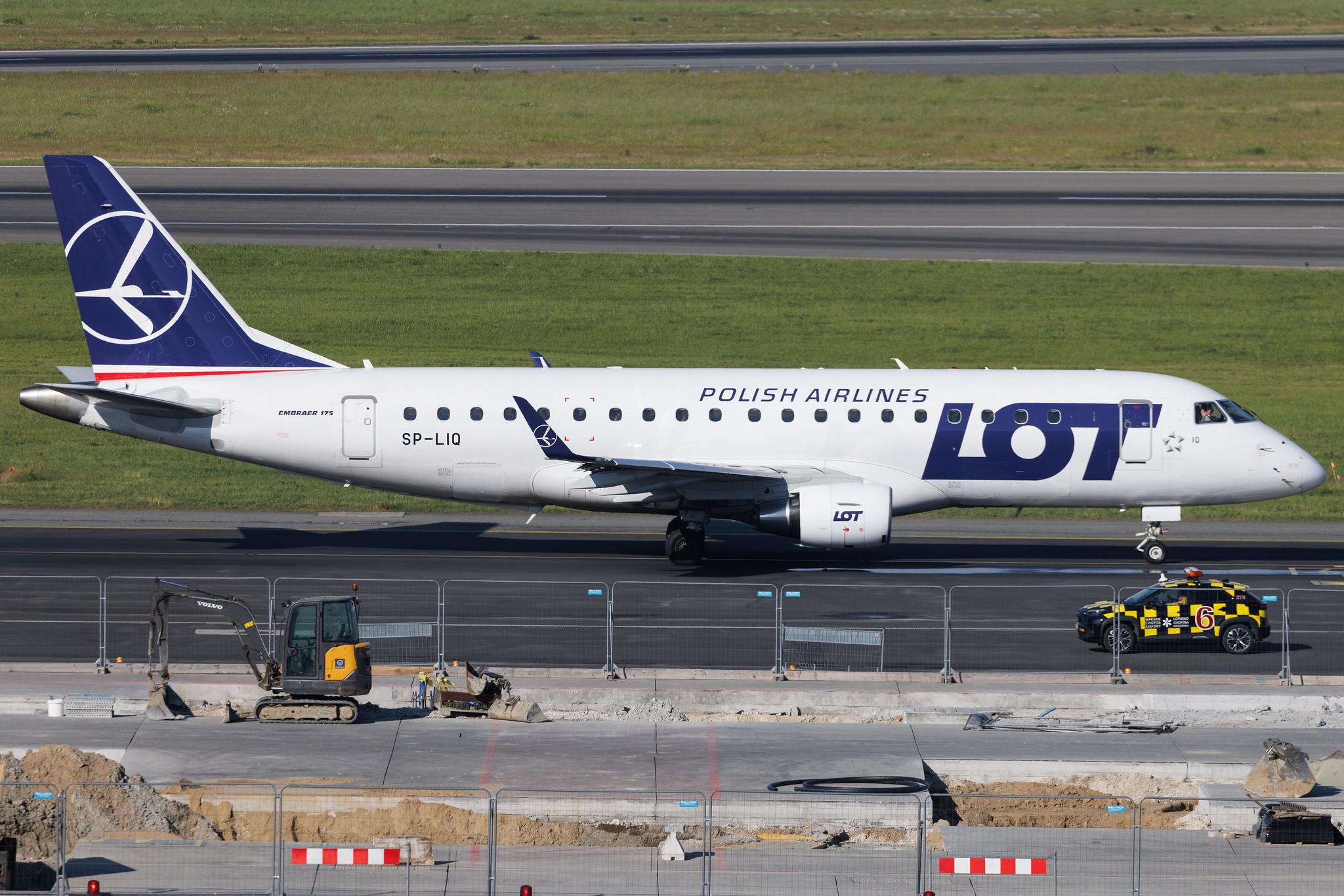 Warsaw Chopin Airport: LOT (LO / LOT) | Embraer E175STD E75S | SP-LIQ | MSN 17000335