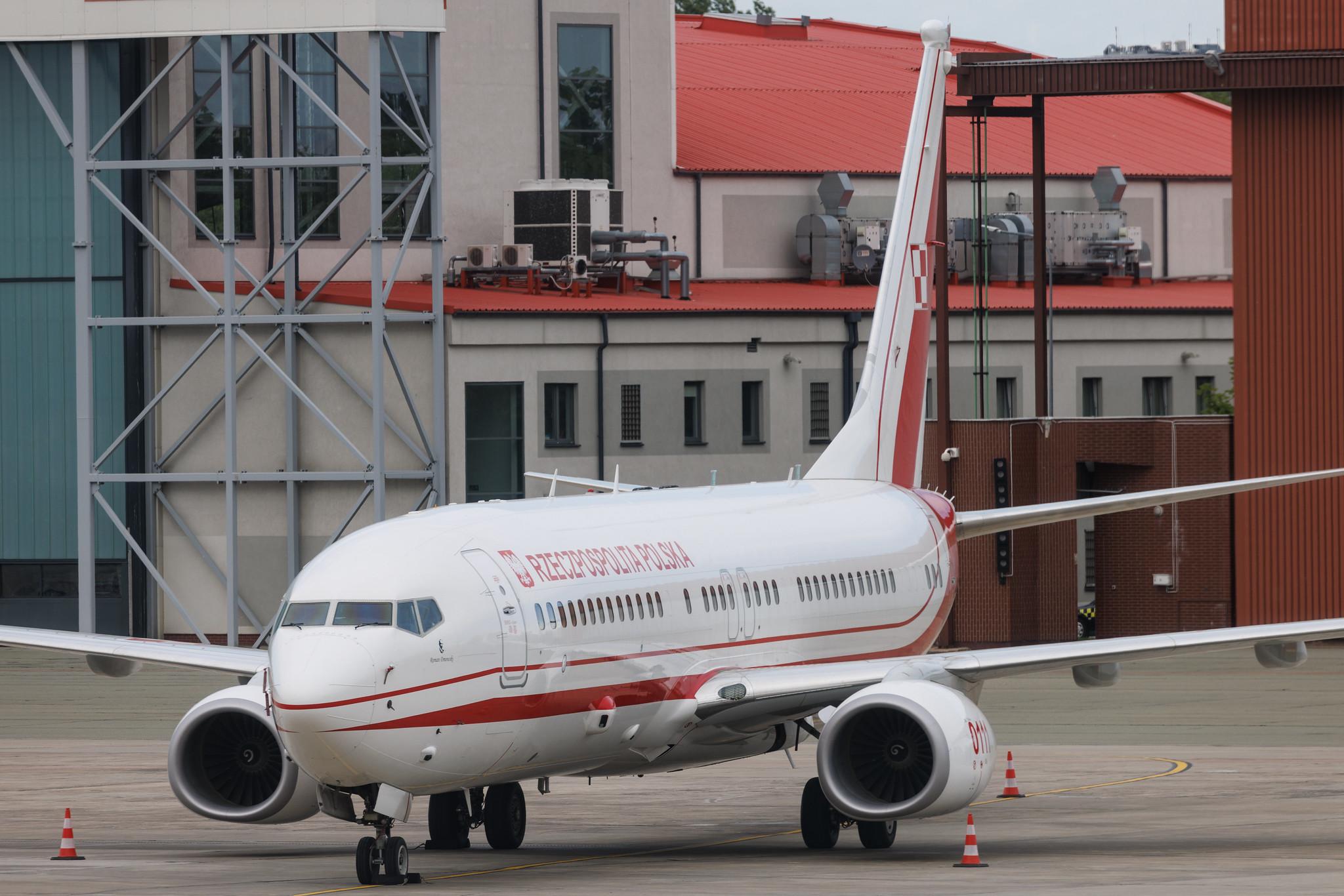 Warsaw Chopin Airport: Polish Government | Boeing 737-8TV(WL) BBJ2 B738 | 0111 | MSN 64927 / 7152