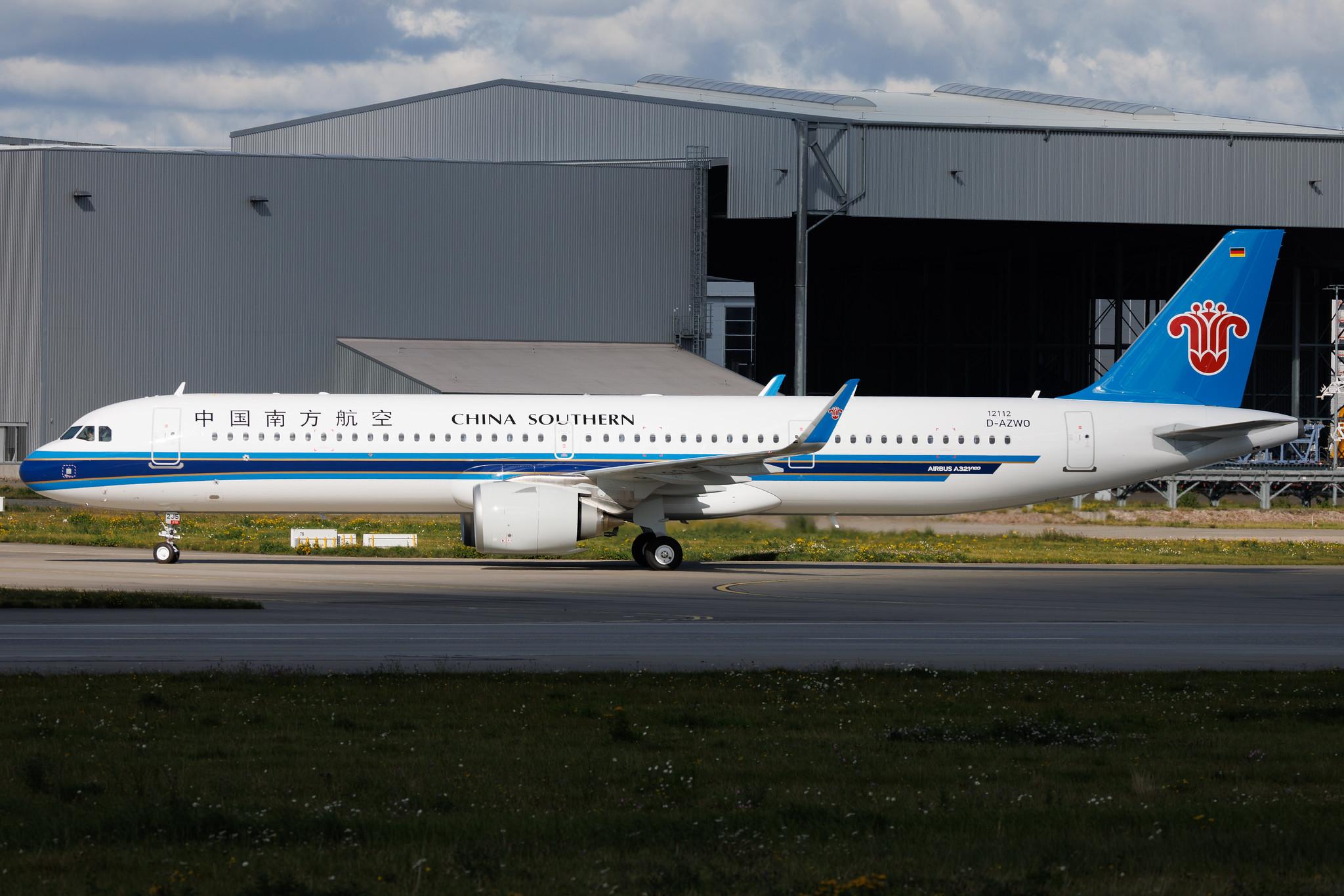 Hamburg Finkenwerder: China Southern Airlines (CZ / CSN) | Airbus A321-253NX A21N | D-AZWO | B-32J5 | MSN 12112