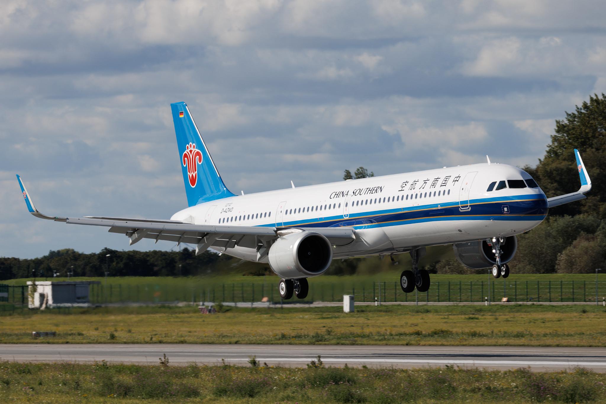 Hamburg Finkenwerder: China Southern Airlines (CZ / CSN) | Airbus A321-253NX A21N | D-AZWO | B-32J5 | MSN 12112