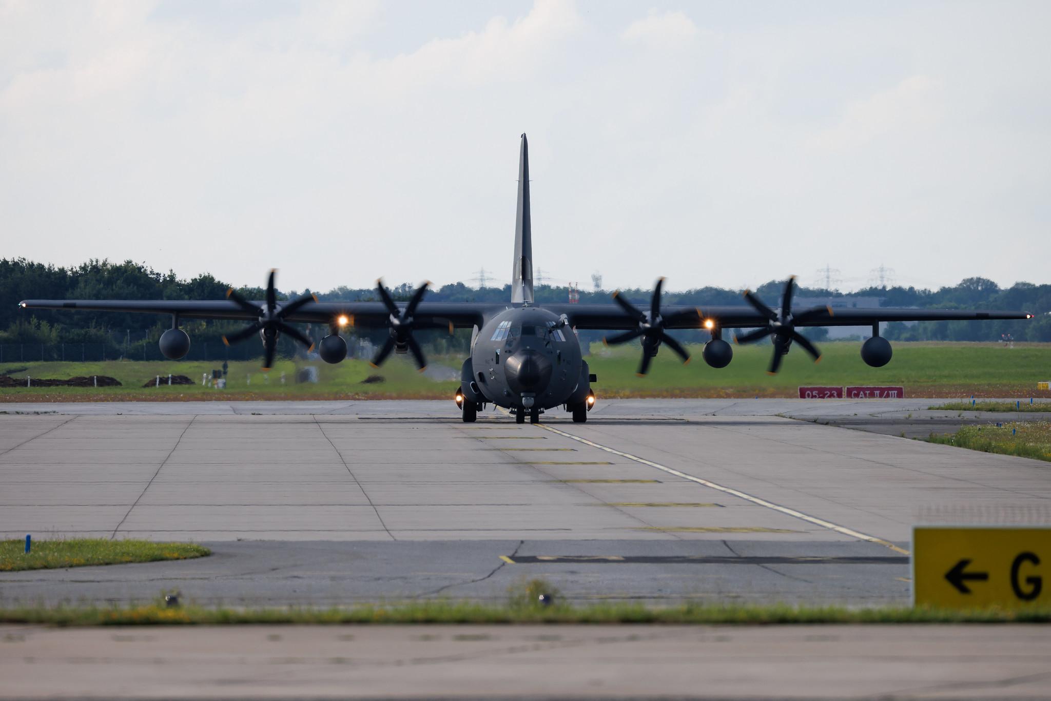 Hamburg Airport: German Air Force (/ GAF) | Lockheed Martin C-130J-30 Hercules C130 | 55+04 | MSN 5962