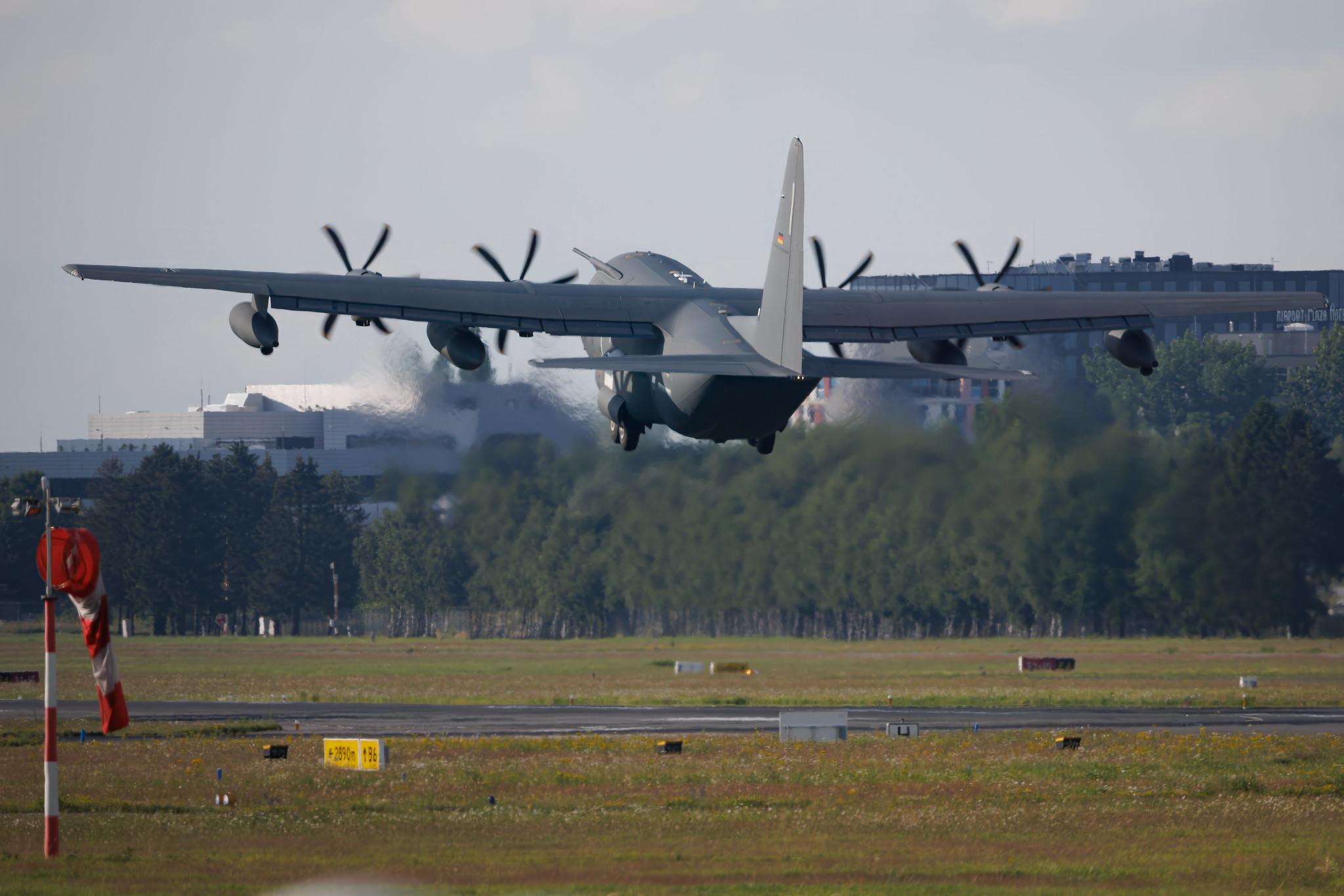 Hamburg Airport: German Air Force (/ GAF) | Lockheed Martin C-130J-30 Hercules C130 | 55+04 | MSN 5962