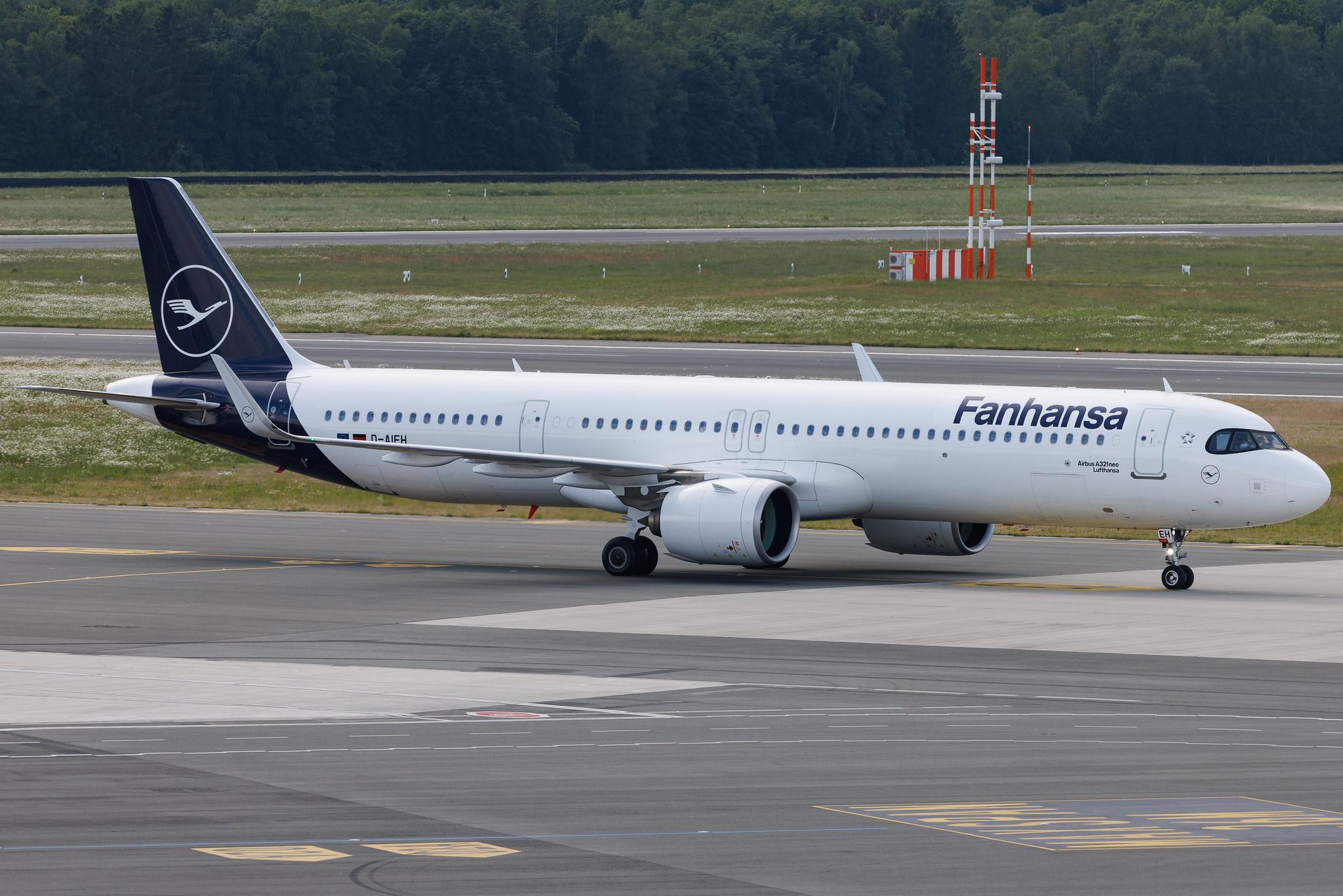 Hamburg Airport: Lufthansa (LH / DLH) | Livery: Fanhansa Titles | Airbus A321-271NX A21N | D-AIEH | MSN 10318