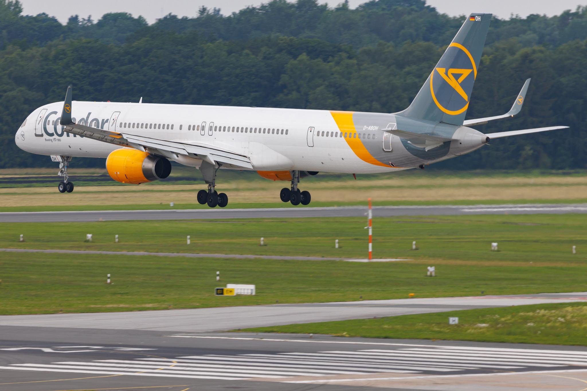 Hamburg Airport: Condor (DE / CFG) | Boeing 757-330 B753 | D-ABOH | MSN 30030