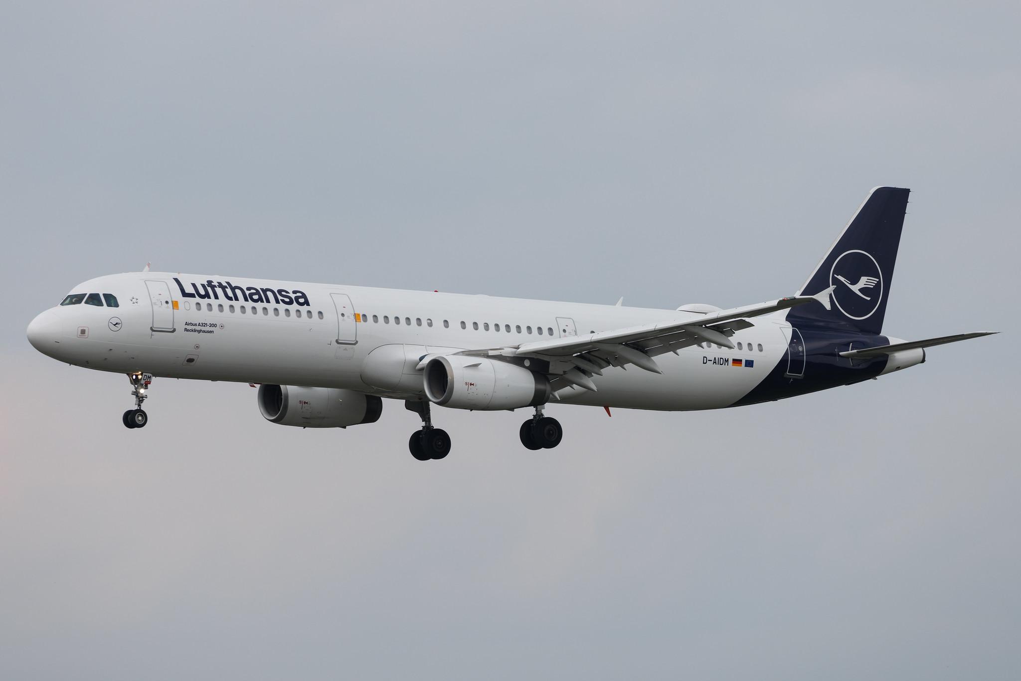 Hamburg Airport: Lufthansa (LH / DLH) | Airbus A321-231 A321 | D-AIDM | MSN 4916