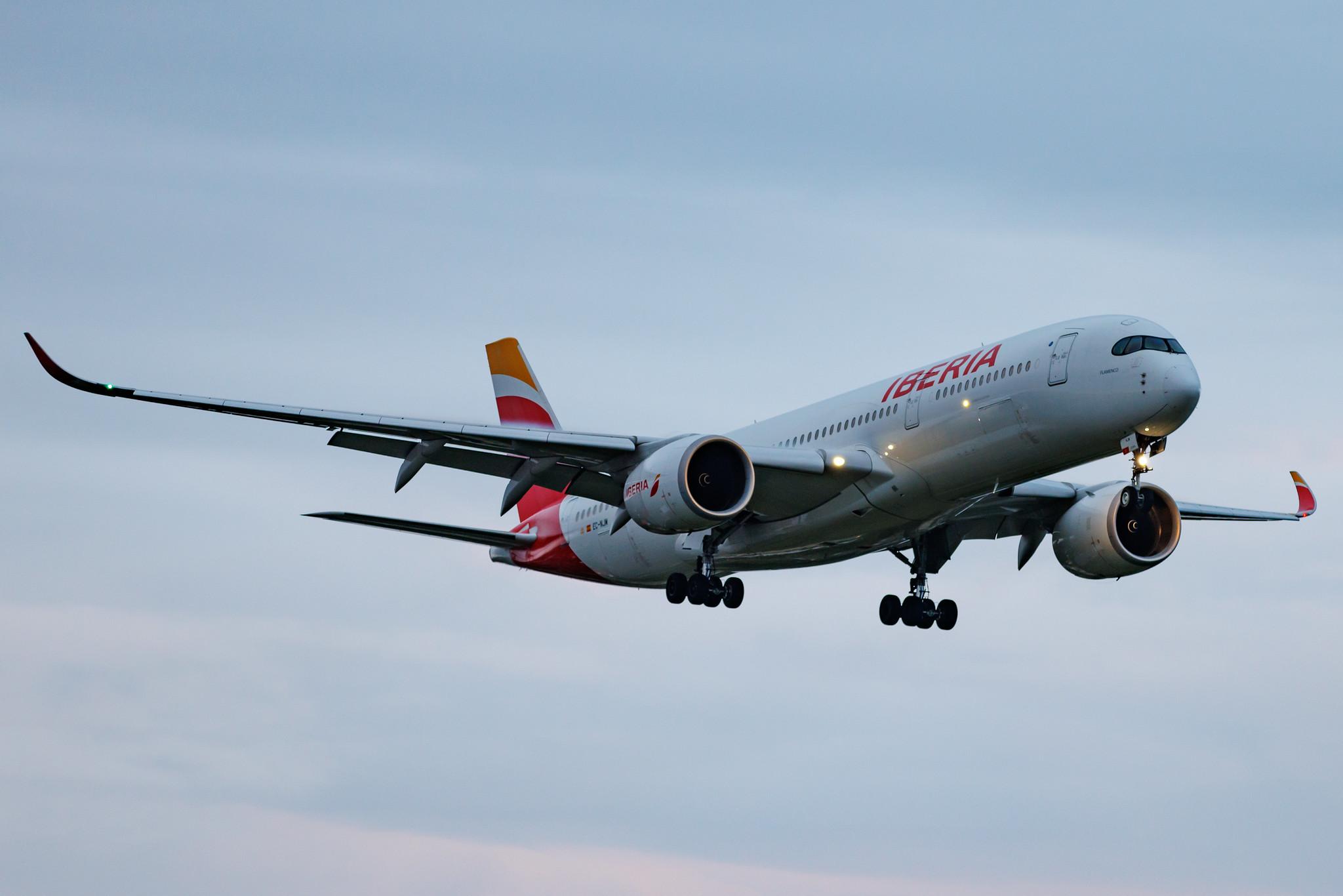 Hamburg Airport: Iberia (IB / IBE) | Airbus A350-941 A359 | EC-NJM | MSN 419