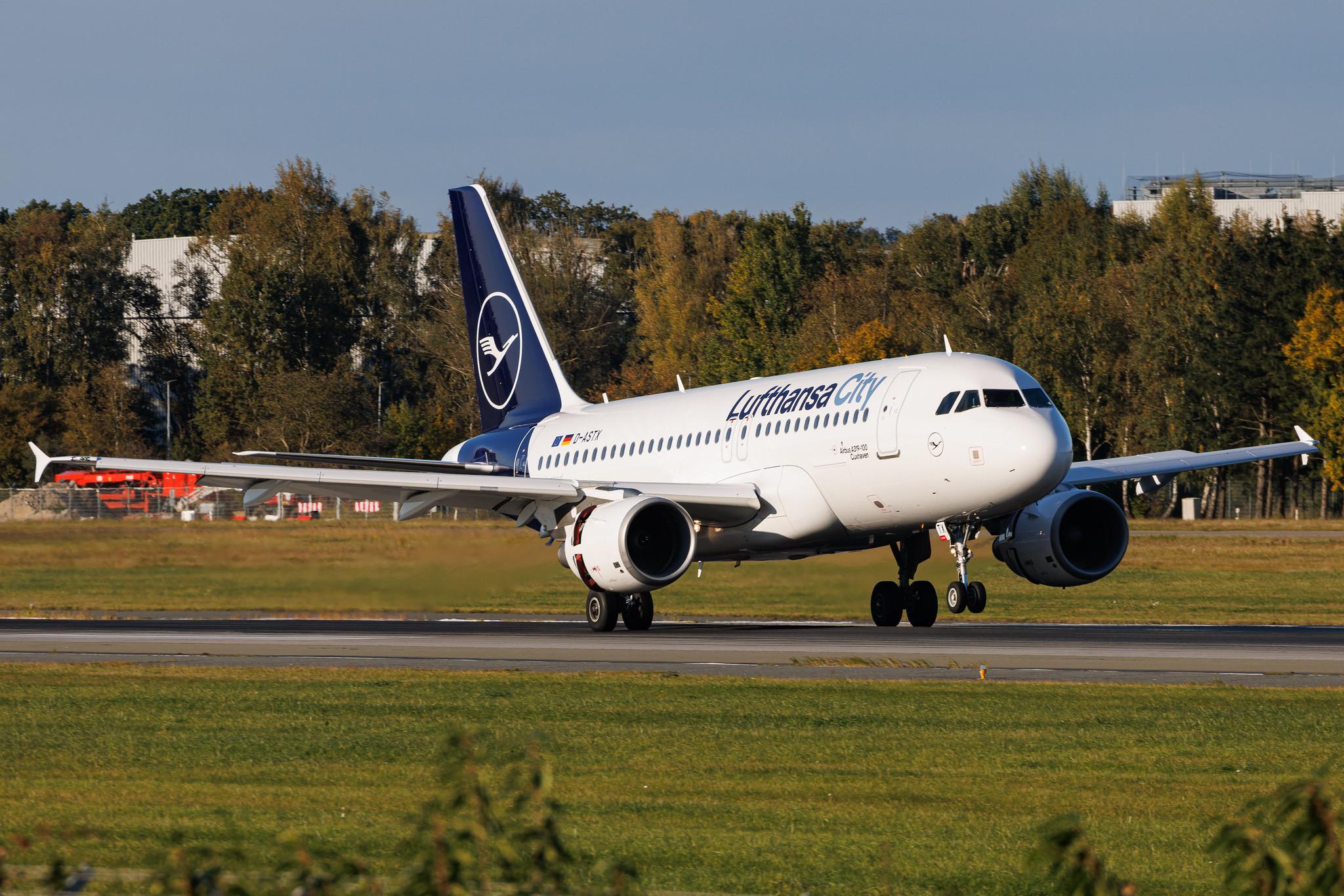 Hamburg Airport: Lufthansa City (VL / LHX) | Airbus A319-112 A319 | D-ASTX | MSN 3202