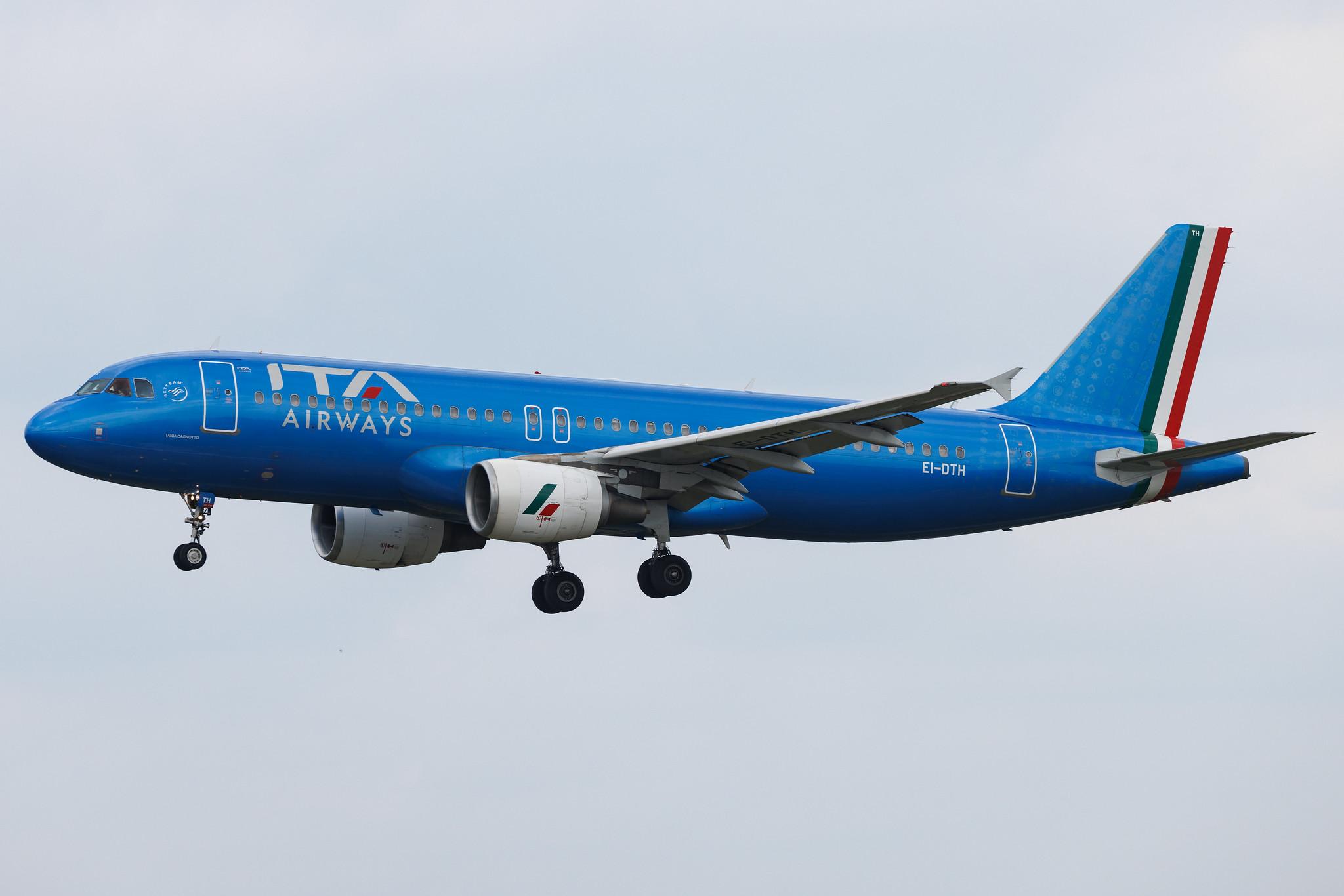 Hamburg Airport: ITA Airways (AZ / ITY) | Airbus A320-216 A320 | EI-DTH | MSN 03956