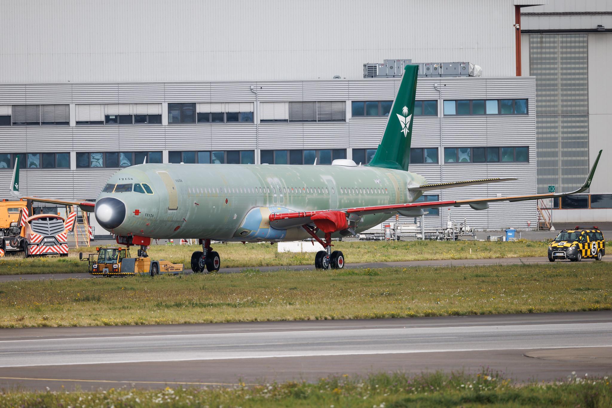 Hamburg Finkenwerder: Saudi Arabian Airlines | Airbus A321-251NX A21N | D-AVXJ | HZ- | MSN 12136