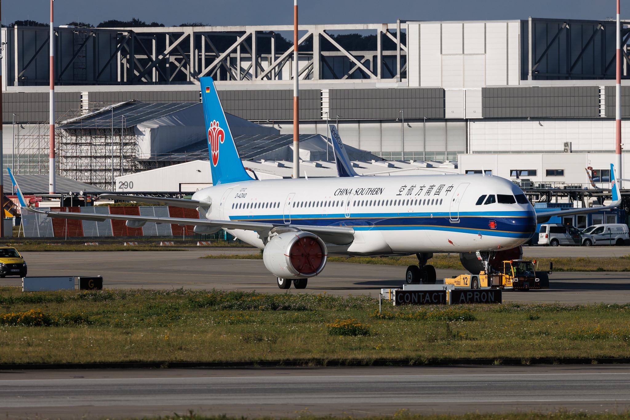 Hamburg Finkenwerder: China Southern Airlines (CZ / CSN) | Airbus A321-253NX A21N | D-AZWO | B-32J5 | MSN 12112