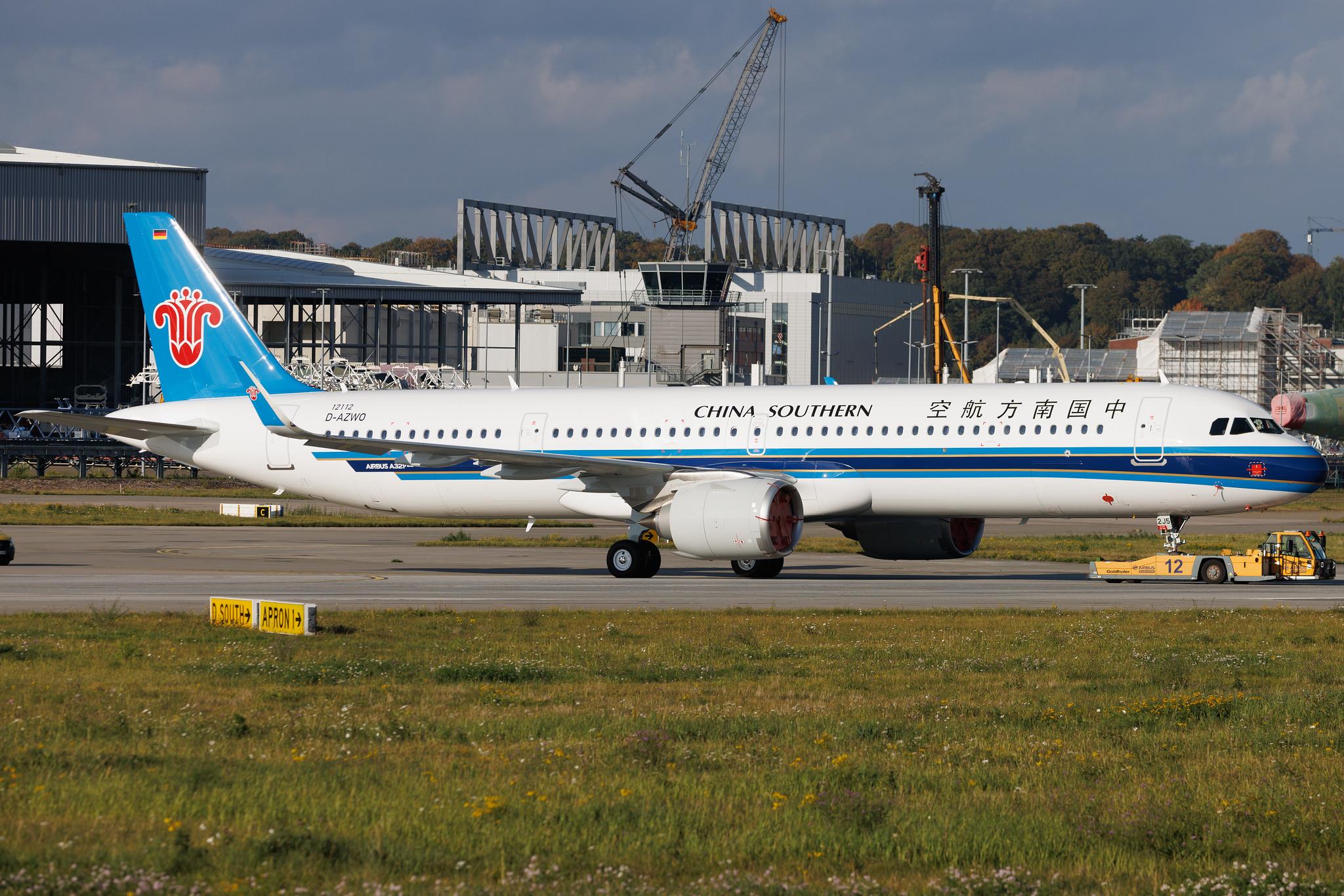 Hamburg Finkenwerder: China Southern Airlines (CZ / CSN) | Airbus A321-253NX A21N | D-AZWO | B-32J5 | MSN 12112