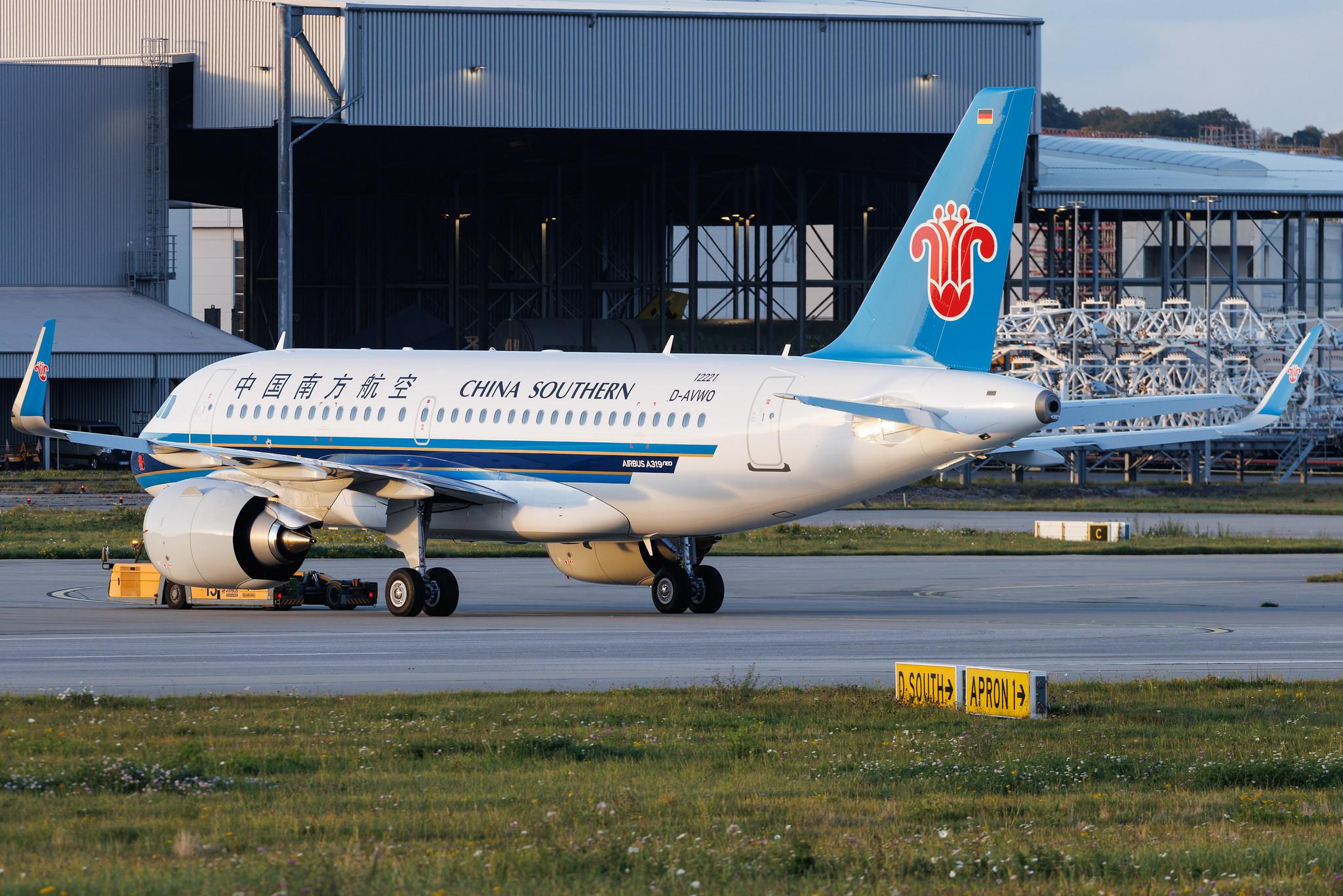 Hamburg Finkenwerder: China Southern Airlines (CZ / CSN) | Airbus A319-153N A19N | D-AVWO | B-32HP | MSN 12221