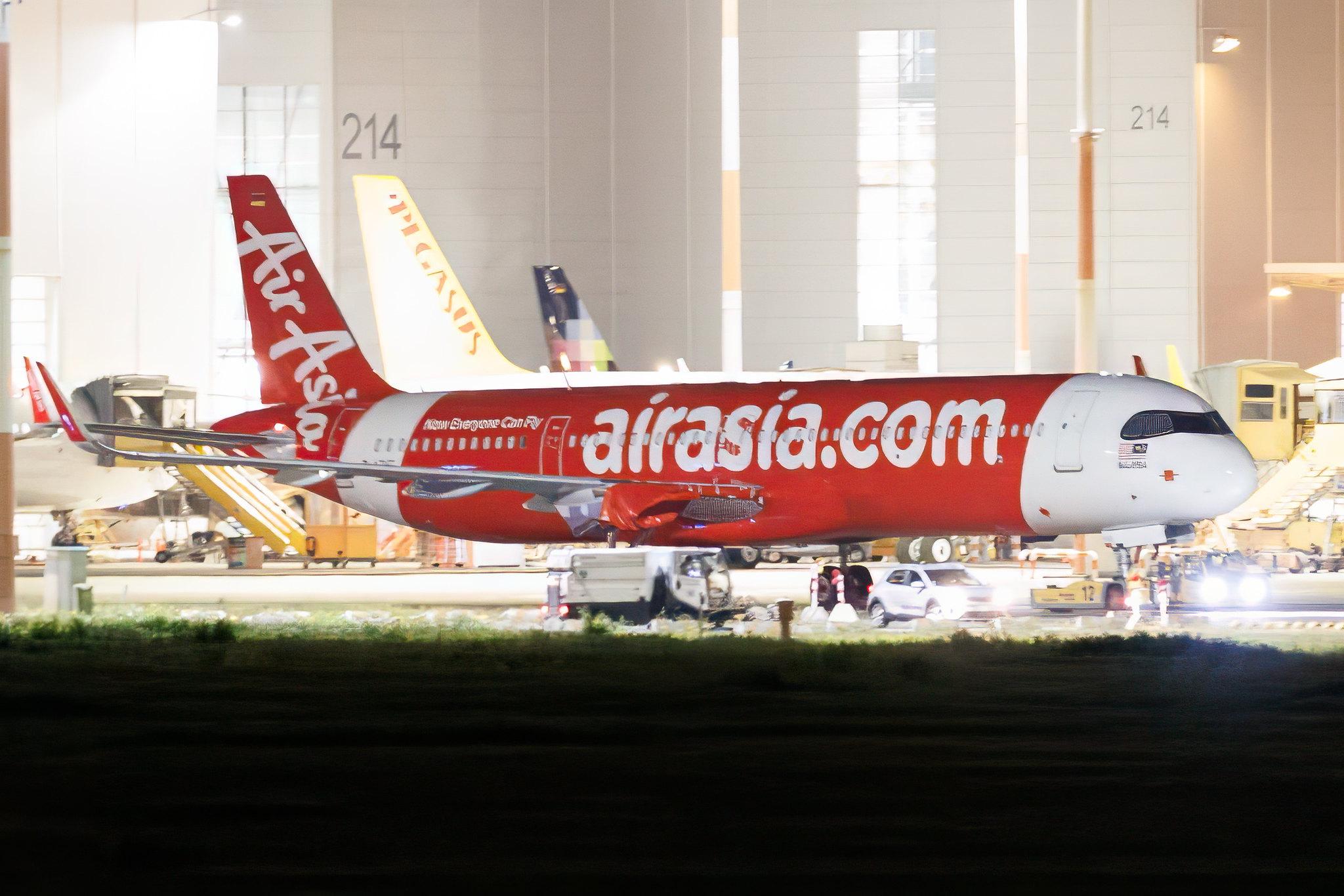 Hamburg Finkenwerder: AirAsia X | Airbus A321-251NX A21N | D-AZYE | 9M- | MSN 12258