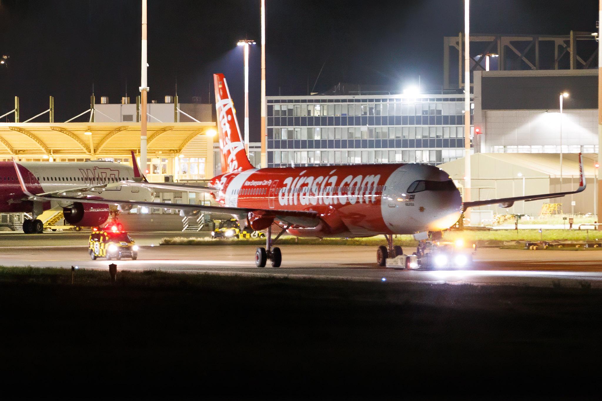 Hamburg Finkenwerder: AirAsia X | Airbus A321-251NX A21N | D-AZYE | 9M- | MSN 12258
