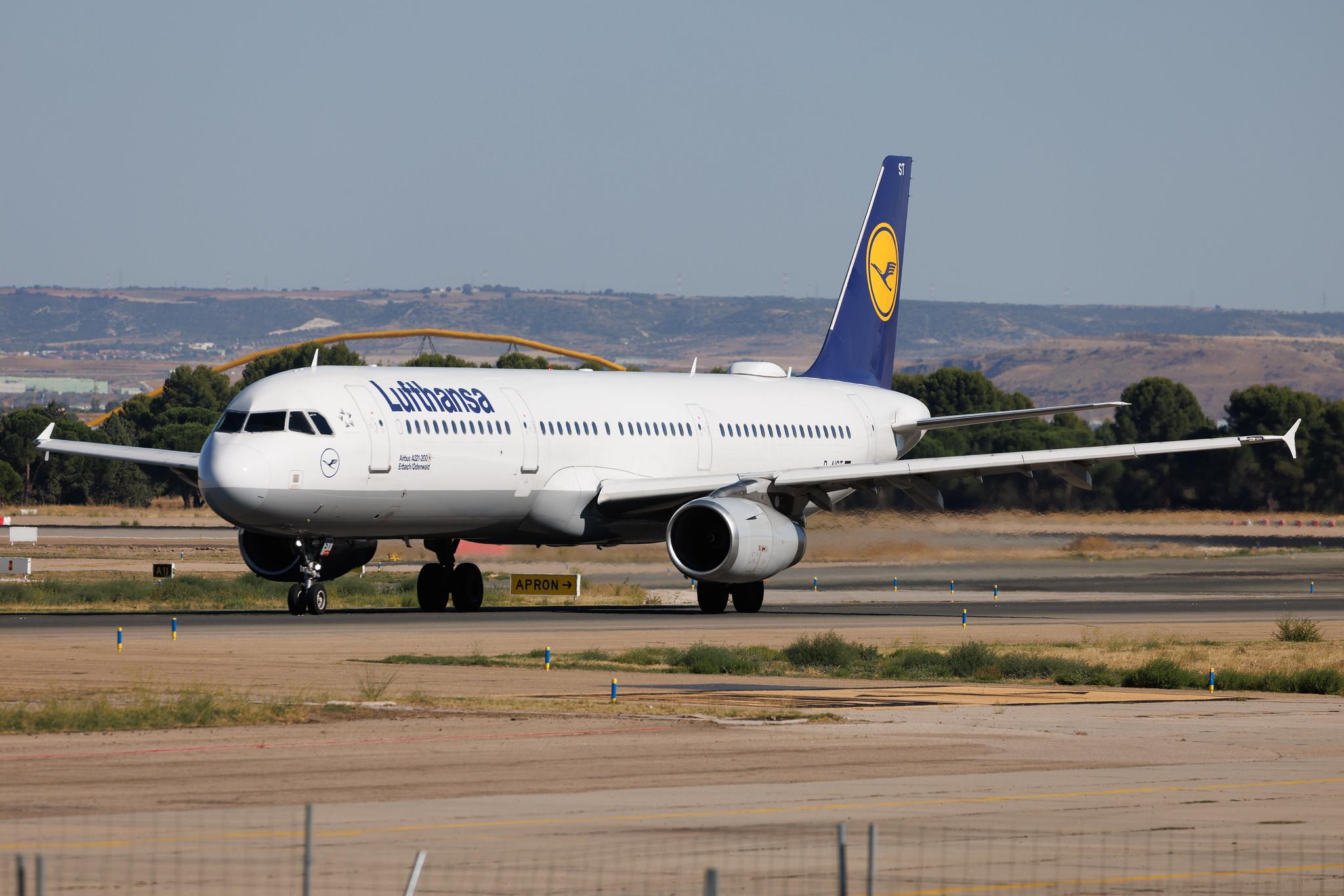 Madrid Barajas Airport: Lufthansa (LH / DLH) | Airbus A321-231 A321 | D-AIST | MSN 4005