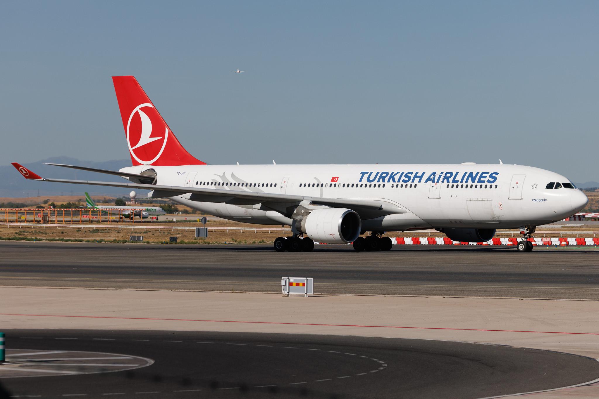Madrid Barajas Airport: Turkish Airlines (TK / THY) | Airbus A330-223 A332 | TC-JIO | MSN 0869