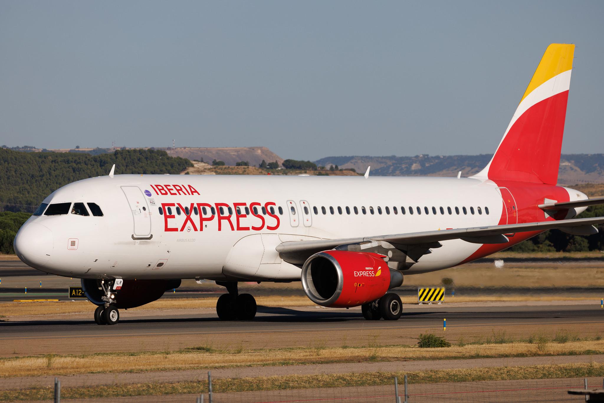 Madrid Barajas Airport: Iberia Express (I2 / IBS) | Airbus A320-214 A320 | EC-ILR | MSN 01793