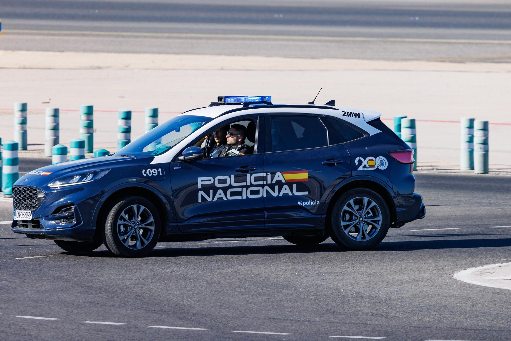 Madrid Barajas Airport: Policia Nacional
