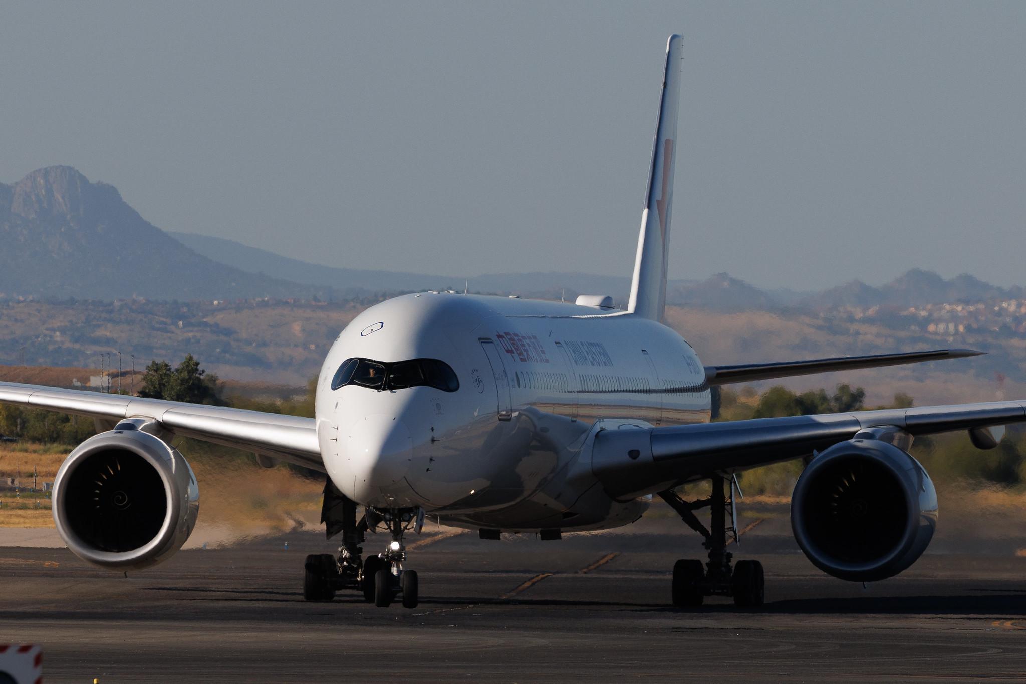Madrid Barajas Airport: China Eastern Airlines (MU / CES) | Airbus A350-941 A359 | B-32DW | MSN 577