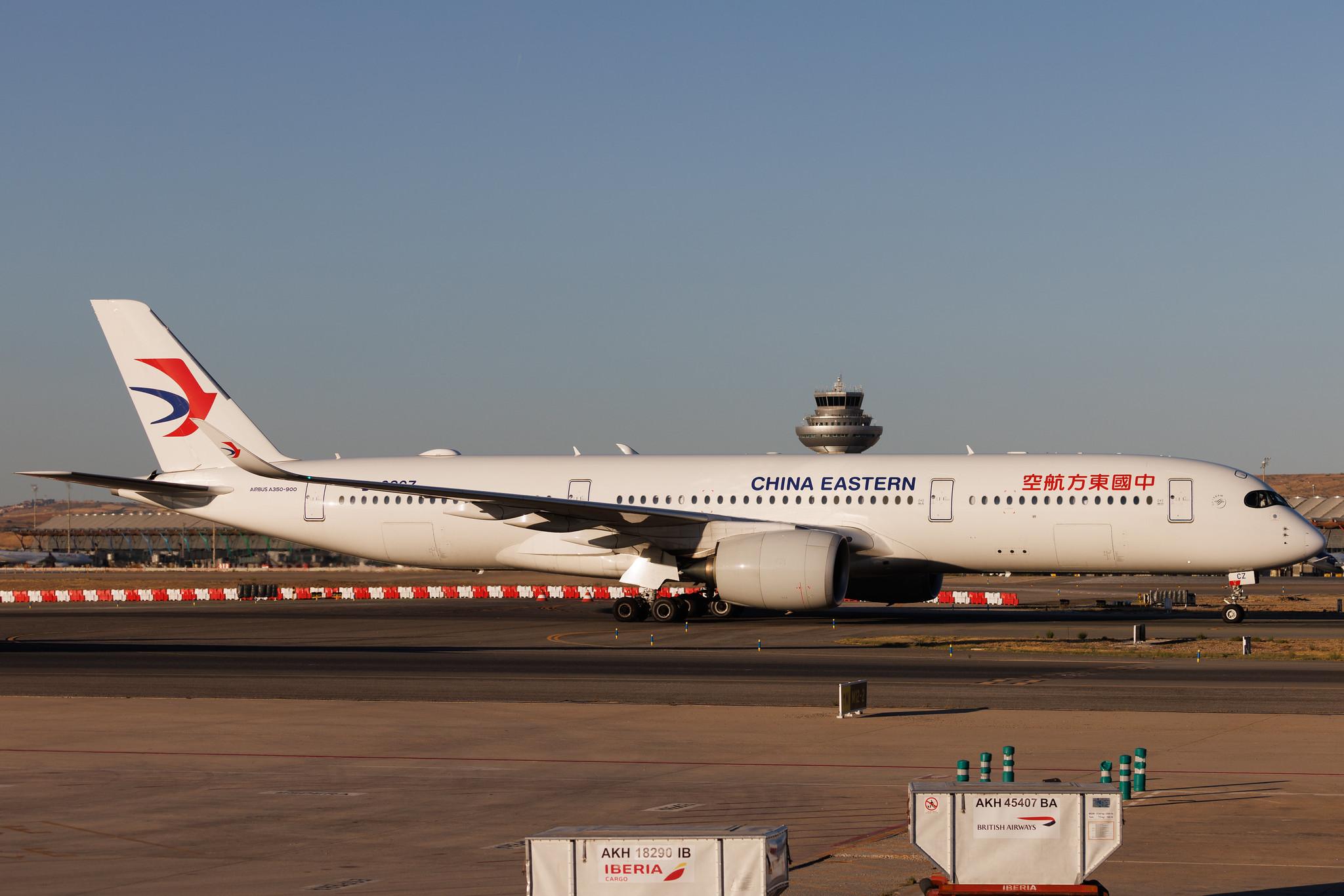 Madrid Barajas Airport: China Eastern Airlines (MU / CES) | Airbus A350-941 A359 | B-32CZ | MSN 561