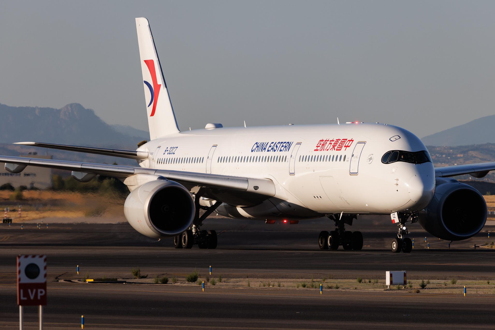 Madrid Barajas Airport: China Eastern Airlines (MU / CES) | Airbus A350-941 A359 | B-32CZ | MSN 561