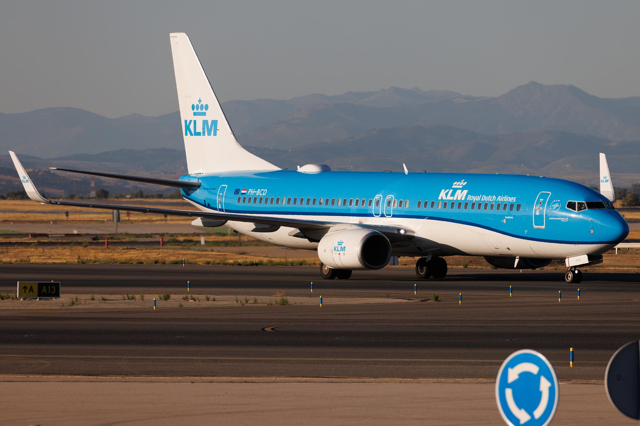 Madrid Barajas Airport: KLM (KL / KLM) | Boeing 737-8K2 B738 | PH-BCD | MSN 42149
