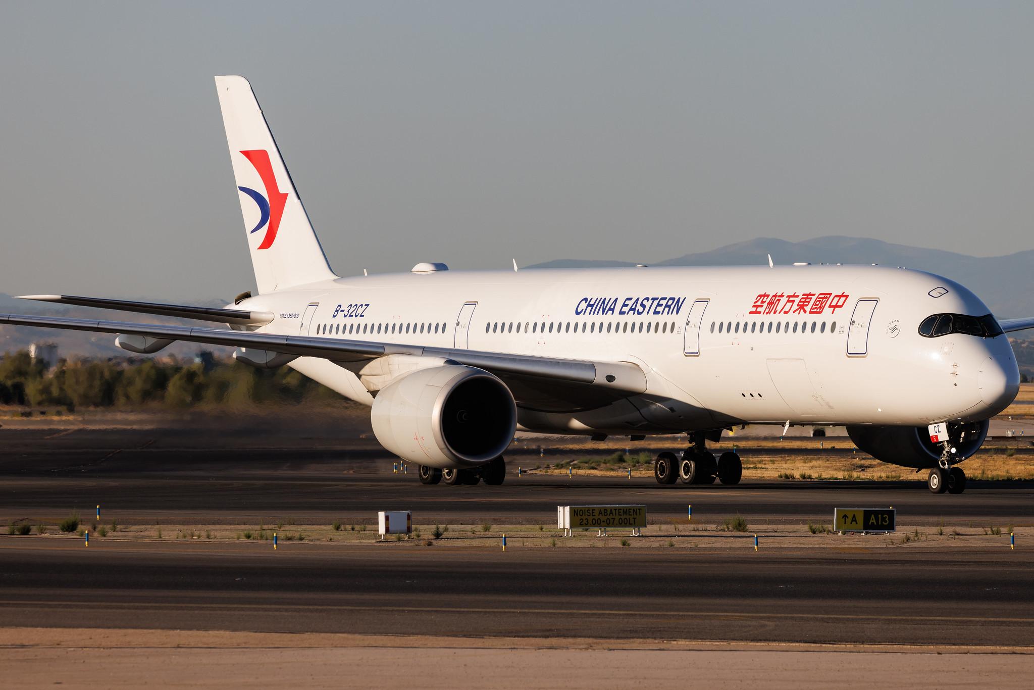 Madrid Barajas Airport: China Eastern Airlines (MU / CES) | Airbus A350-941 A359 | B-32CZ | MSN 561