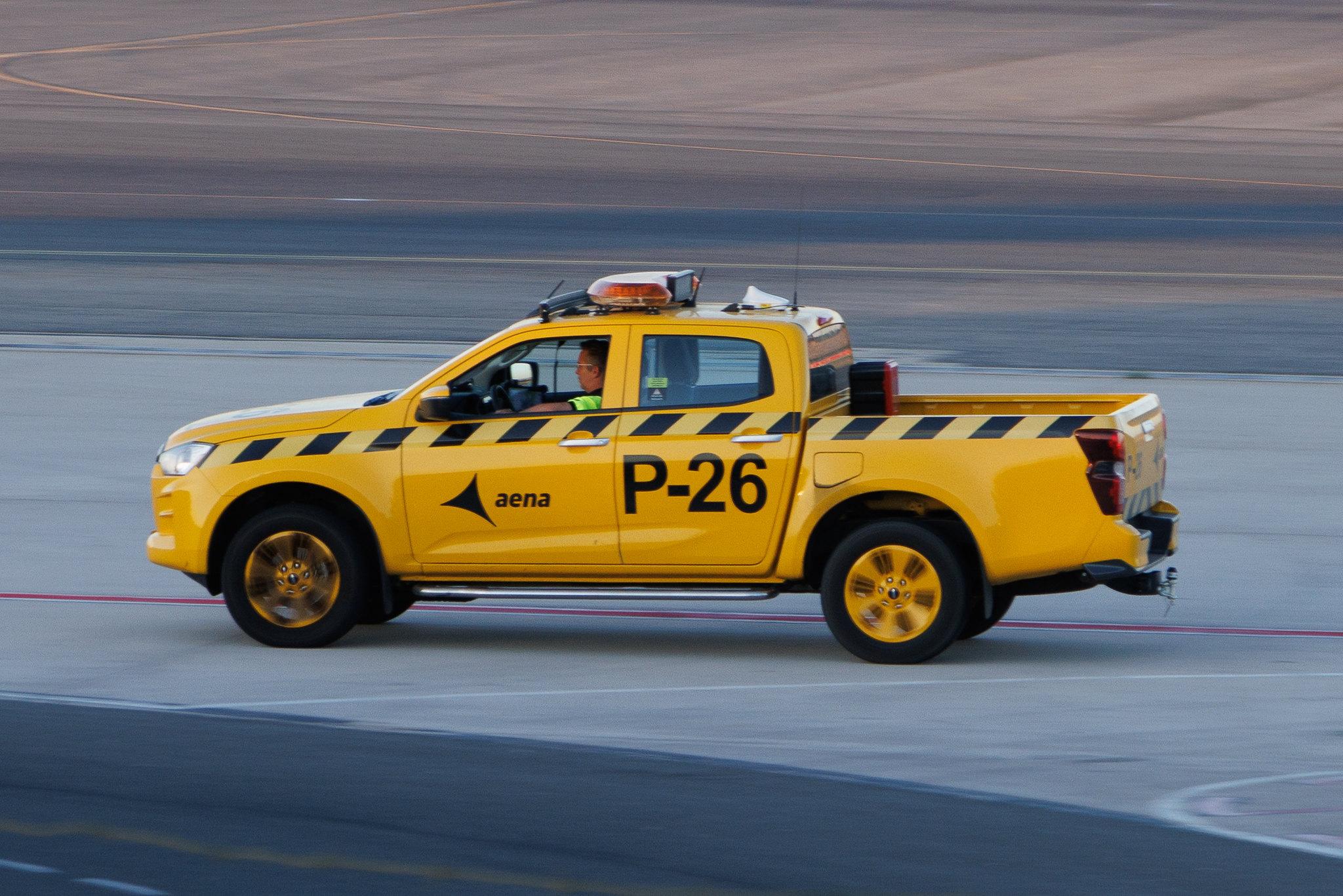 Madrid Barajas Airport: Follow Me P-26