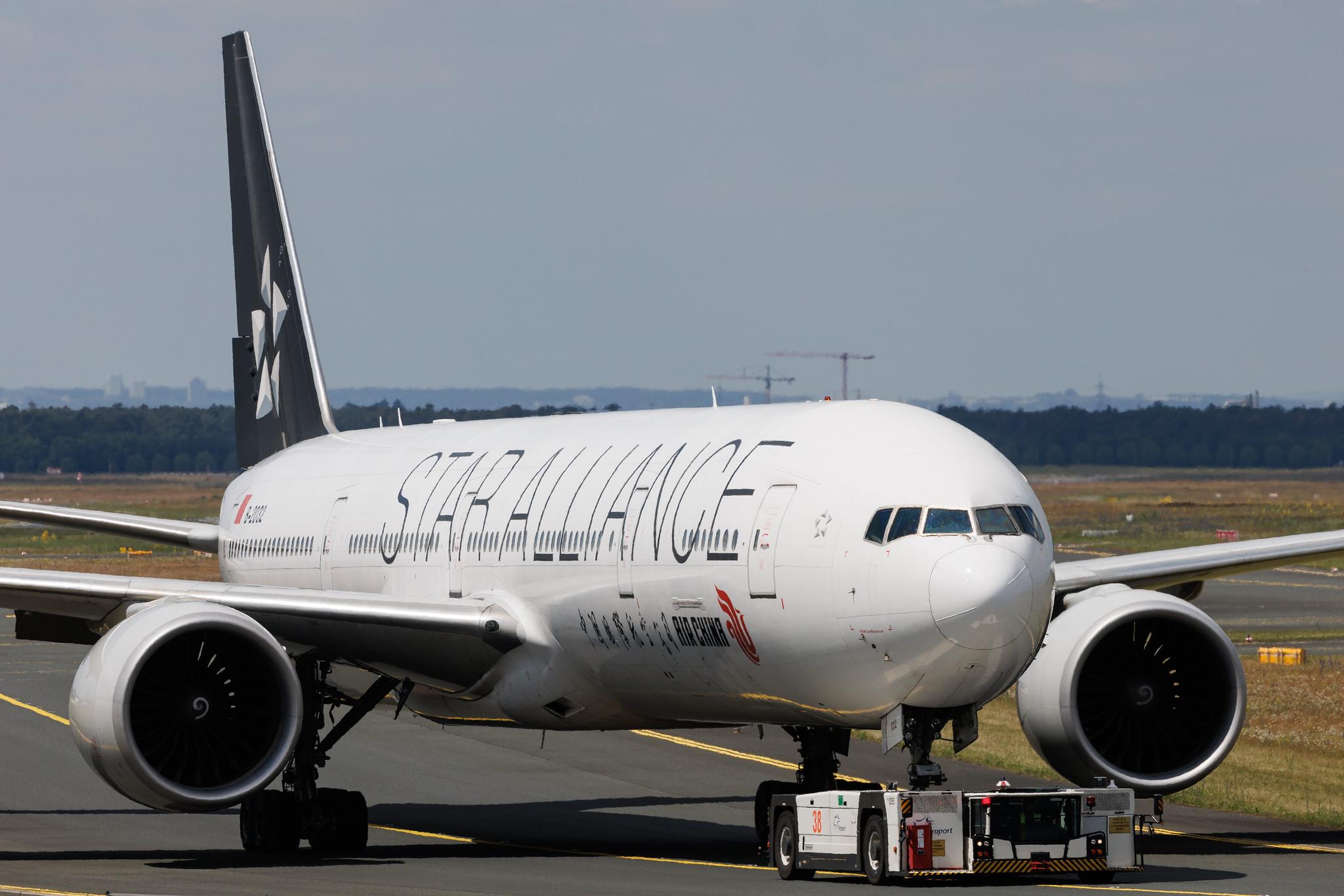 Frankfurt Airport: Air China (CA / CCA) | Livery: Star Alliance Livery | Boeing 777-39L(ER) B77W | B-2032 | MSN 38671