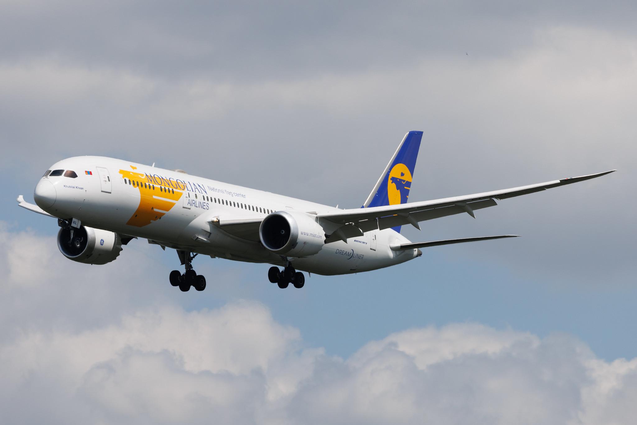 Frankfurt Airport: MIAT Mongolian Airlines (OM / MGL) | Boeing 787-9 Dreamliner B789 | EI-MGL | MSN 60326