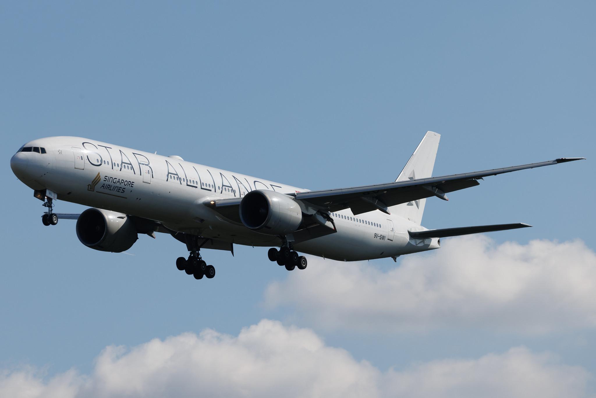 Frankfurt Airport: Singapore Airlines (SQ / SIA) | Livery: Star Alliance livery | Boeing 777-312(ER) B77W | 9V-SWI | MSN 34574