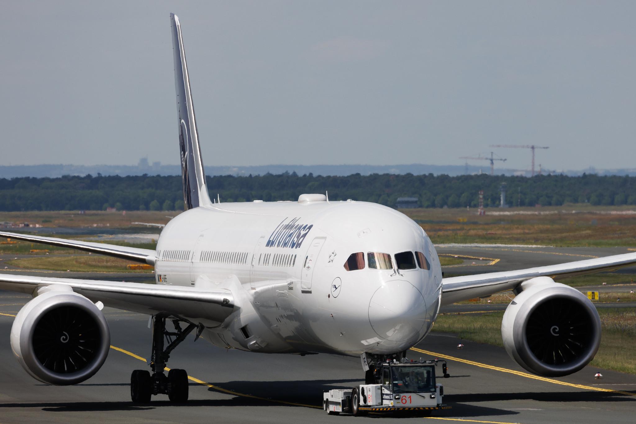 Frankfurt Airport: Lufthansa (LH / DLH) | Boeing 787-9 Dreamliner B789 | D-ABPE | MSN 62143