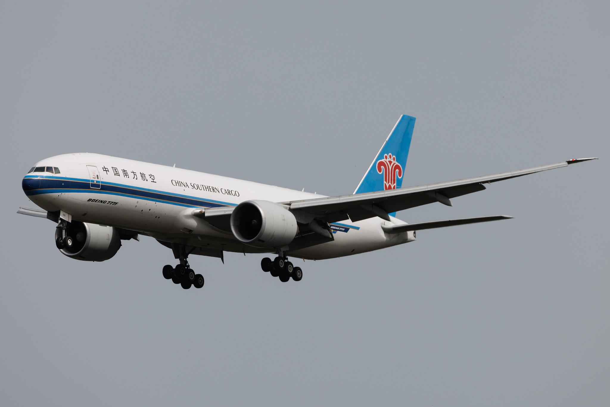 Frankfurt Airport: China Southern Cargo (CZ / CSN) | Operator: China Southern Airlines | B77L | B-2042 | MSN 41633