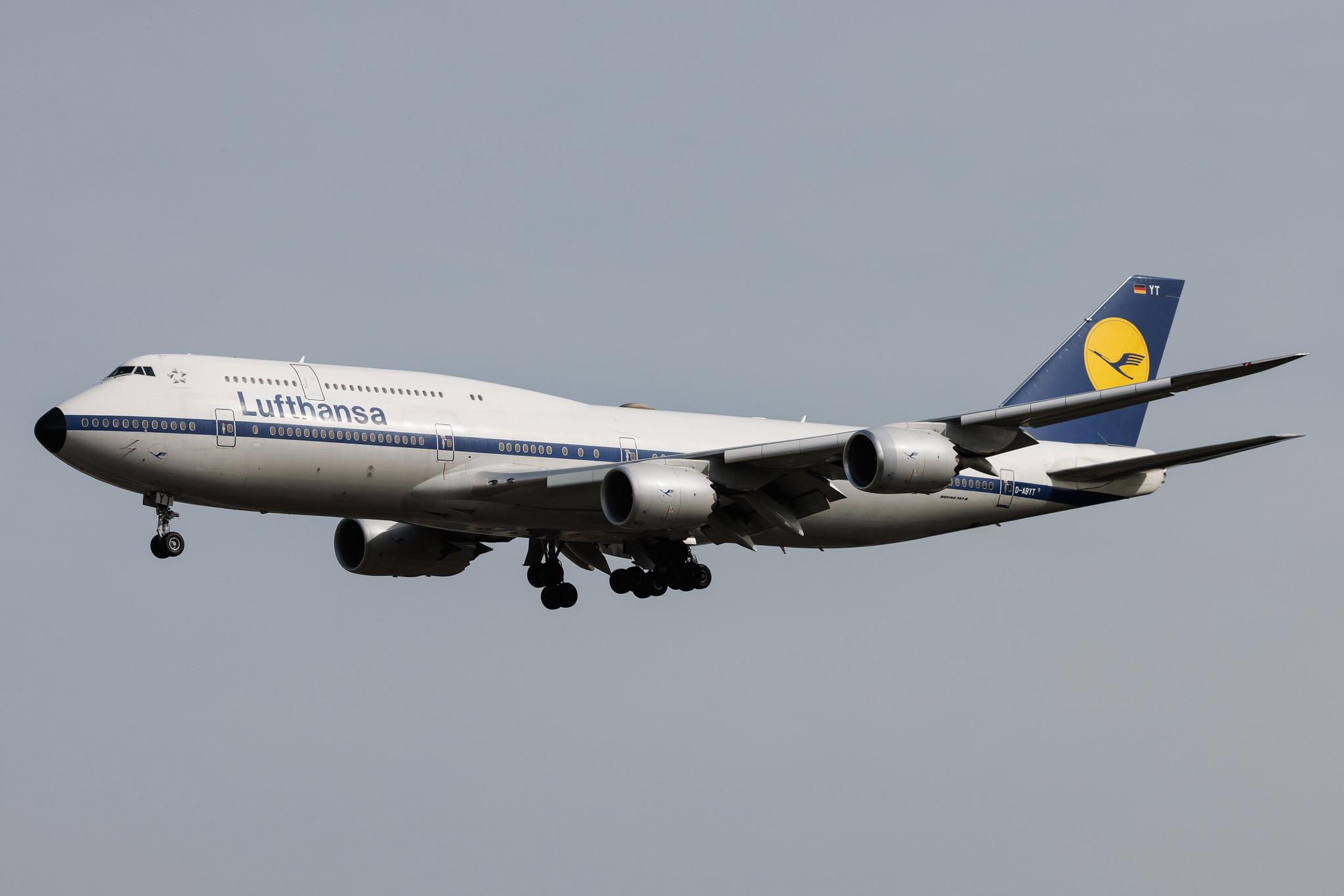 Frankfurt Airport: Lufthansa (LH / DLH) | Livery: Retro Livery | Boeing 747-830 B748 | D-ABYT | MSN 37844