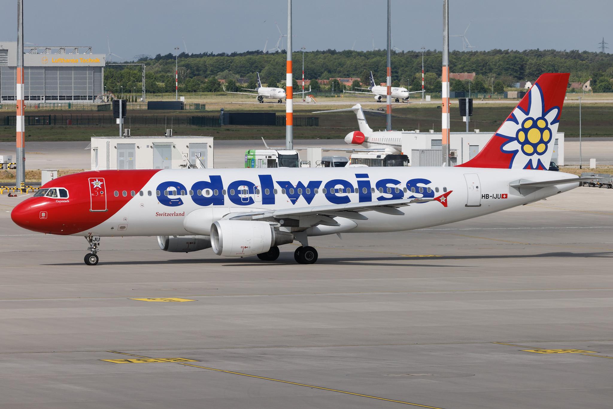 Flughafen Berlin Brandenburg: Edelweiss Air (WK / EDW) | Airbus A320-214 A320 | HB-IJU | MSN 1951