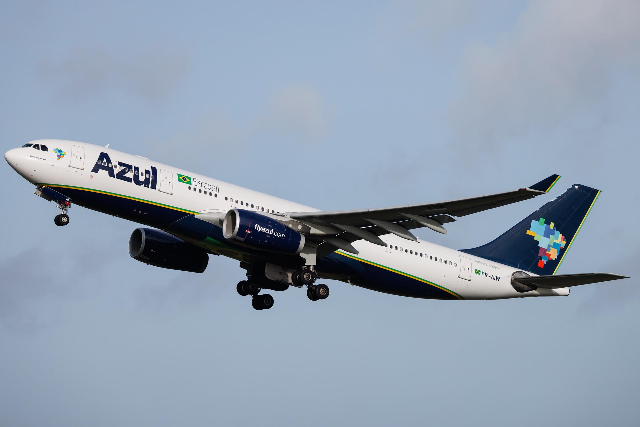 Paris Orly Airport: Azul (AD / AZU) | Airbus A330-243 A332 | PR-AIW | MSN 0462