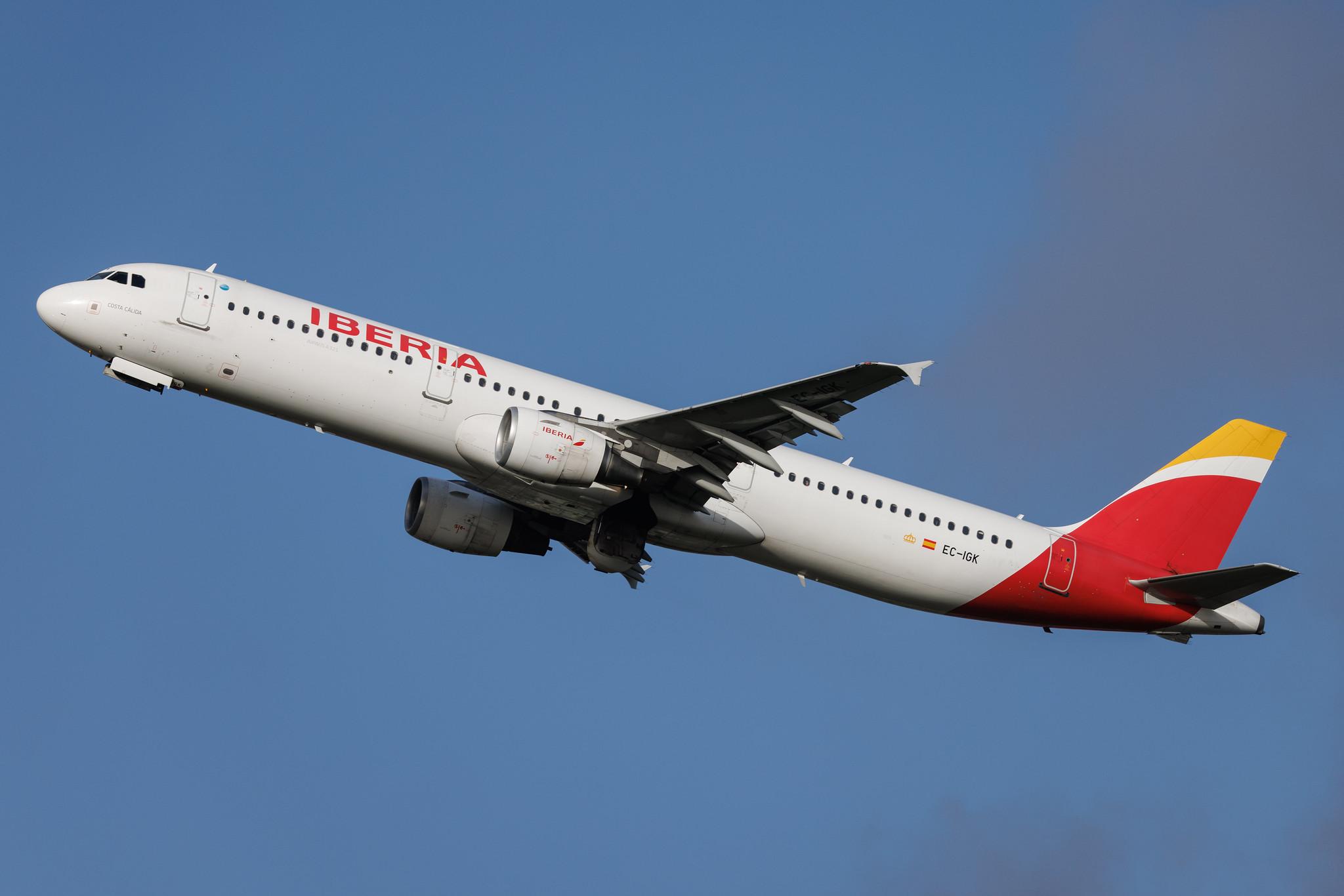 Paris Orly Airport: Iberia (IB / IBE) | Airbus A321-213 A321 | EC-IGK | MSN 1572