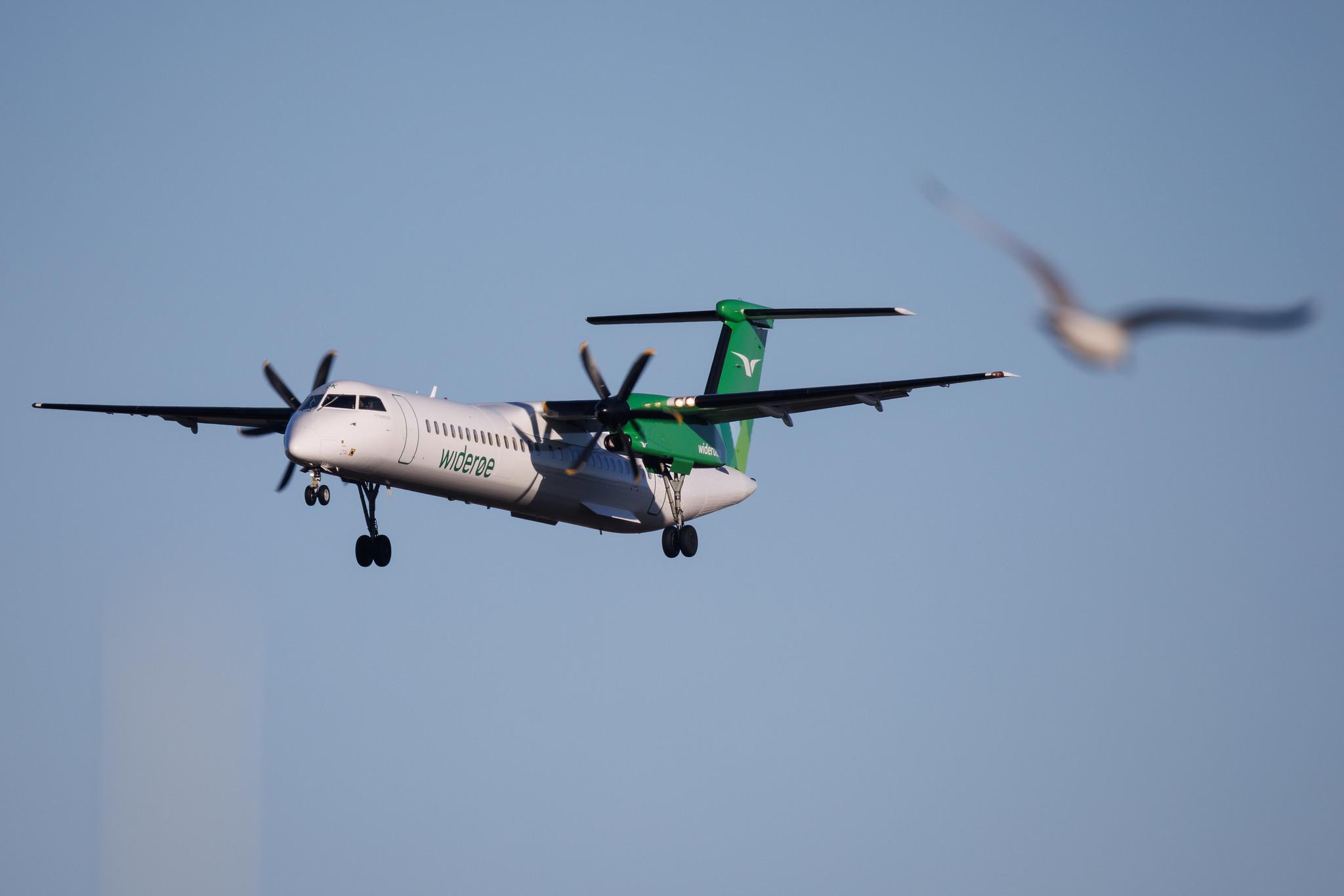 Hamburg Airport: Wideroe (WF / WIF) | De Havilland Canada Dash 8-400 DH8D | LN-WDK | MSN 4337