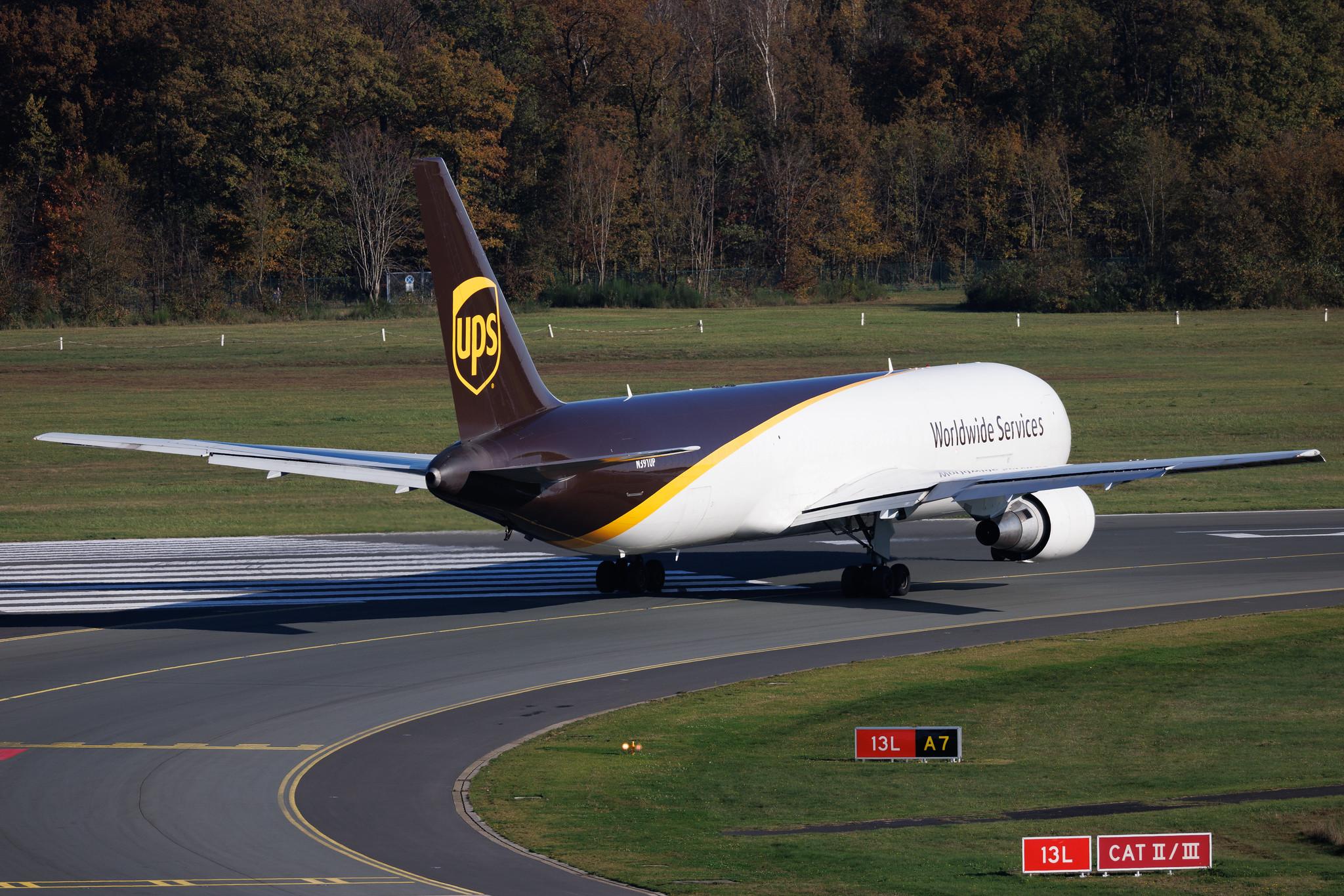 Köln Bonn Airport: UPS (5X / UPS) | Boeing 767-304(ER)(BDSF) B763 | N391UP | MSN 28039