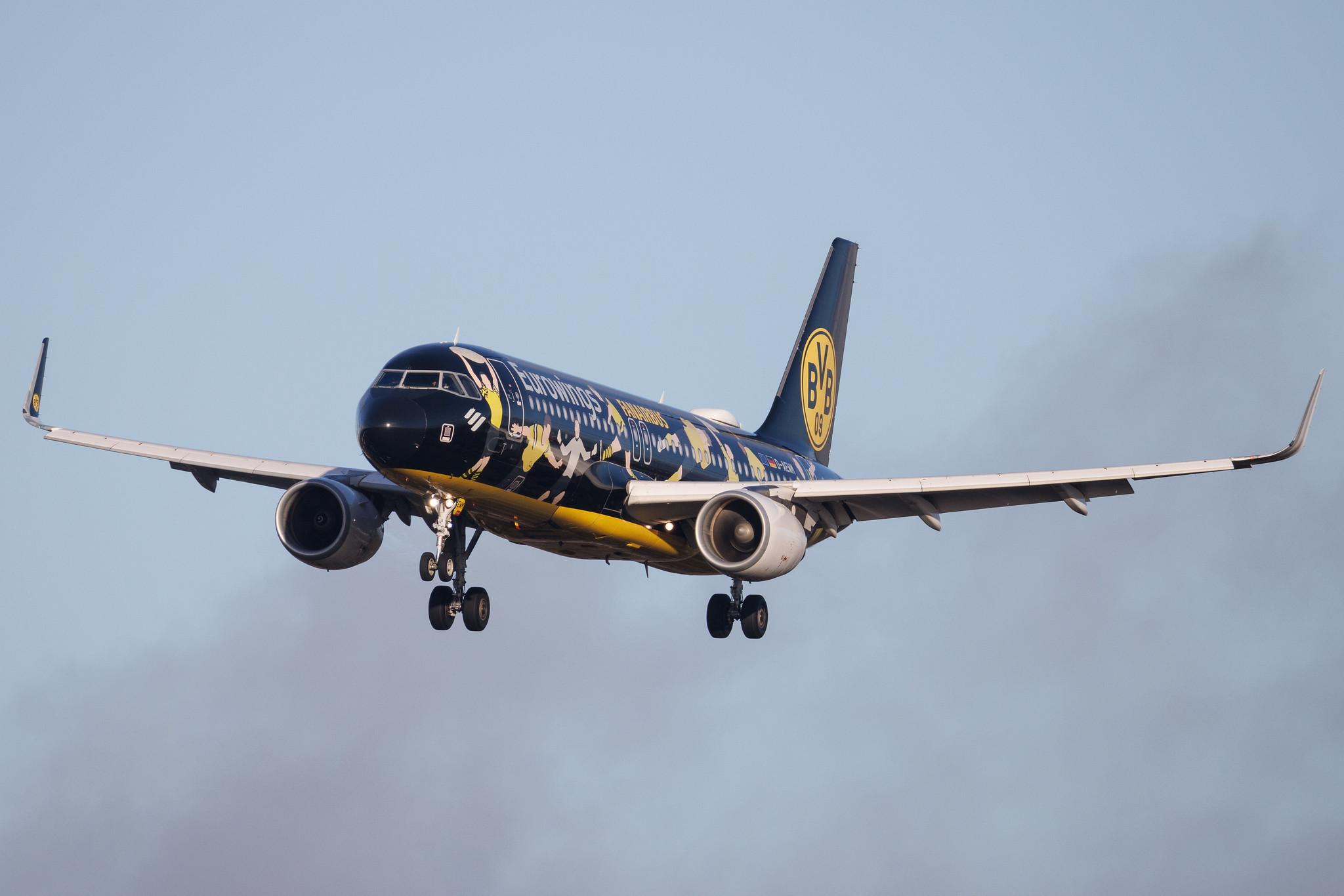 Hamburg Airport: Eurowings (EW / EWG) | Livery: BVB FanAirbus | Airbus A320-214 A320 | D-AEWM | MSN 7259