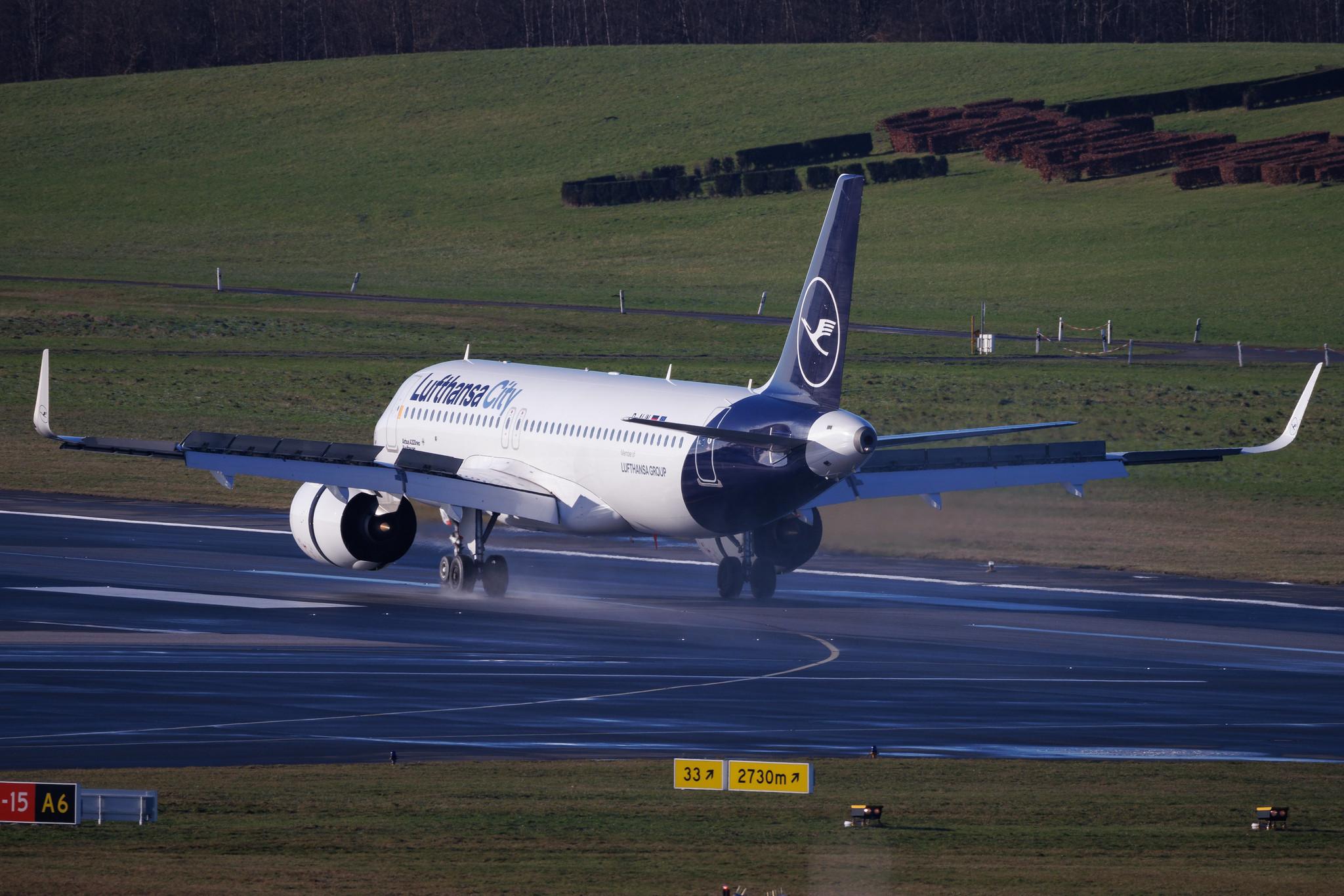 Hamburg Airport: Lufthansa City (VL / LHX) | Airbus A320-271N A20N | D-AIJN | MSN 11672