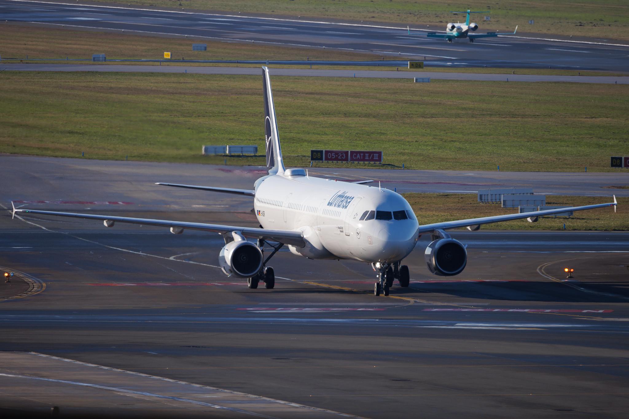 Hamburg Airport: Lufthansa (LH / DLH) | Airbus A321-231 A321 | D-AISR | MSN 3987
