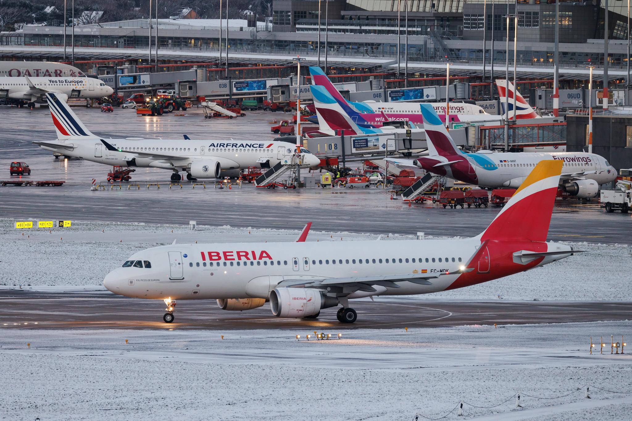 Hamburg Airport: Iberia (IB / IBE) | Airbus A320-214 A320 | EC-MDK | MSN 6328