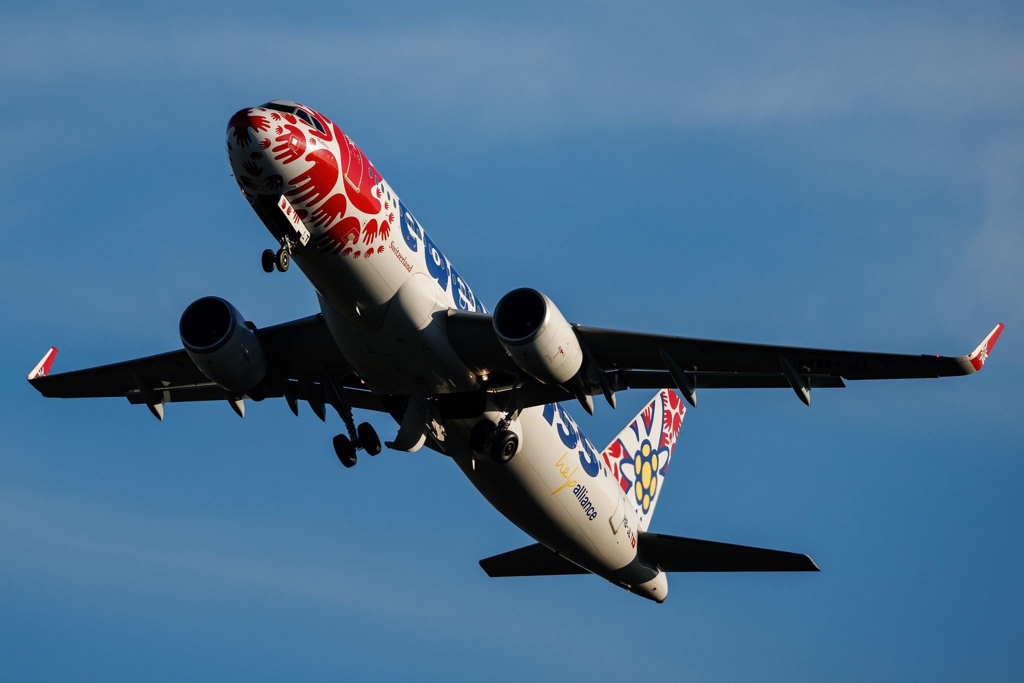 Hamburg Airport: Edelweiss Air (WK / EDW) |  Livery: Help Alliance Livery |  Airbus A320-214 A320 | HB-JLT | MSN 5518