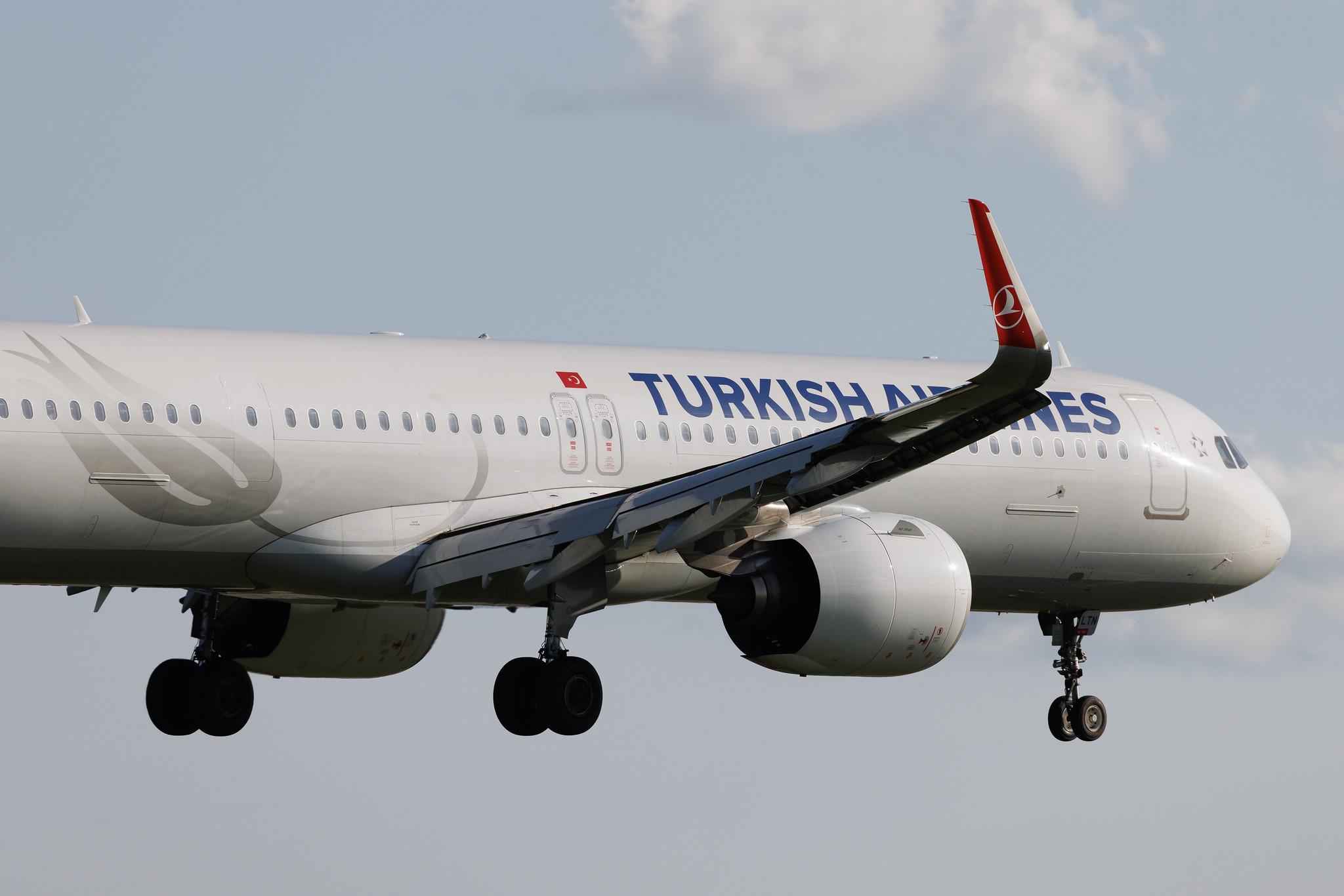 Hamburg Airport: Turkish Airlines (TK / THY) | Airbus A321-271NX A21N | TC-LTN | MSN 11048
