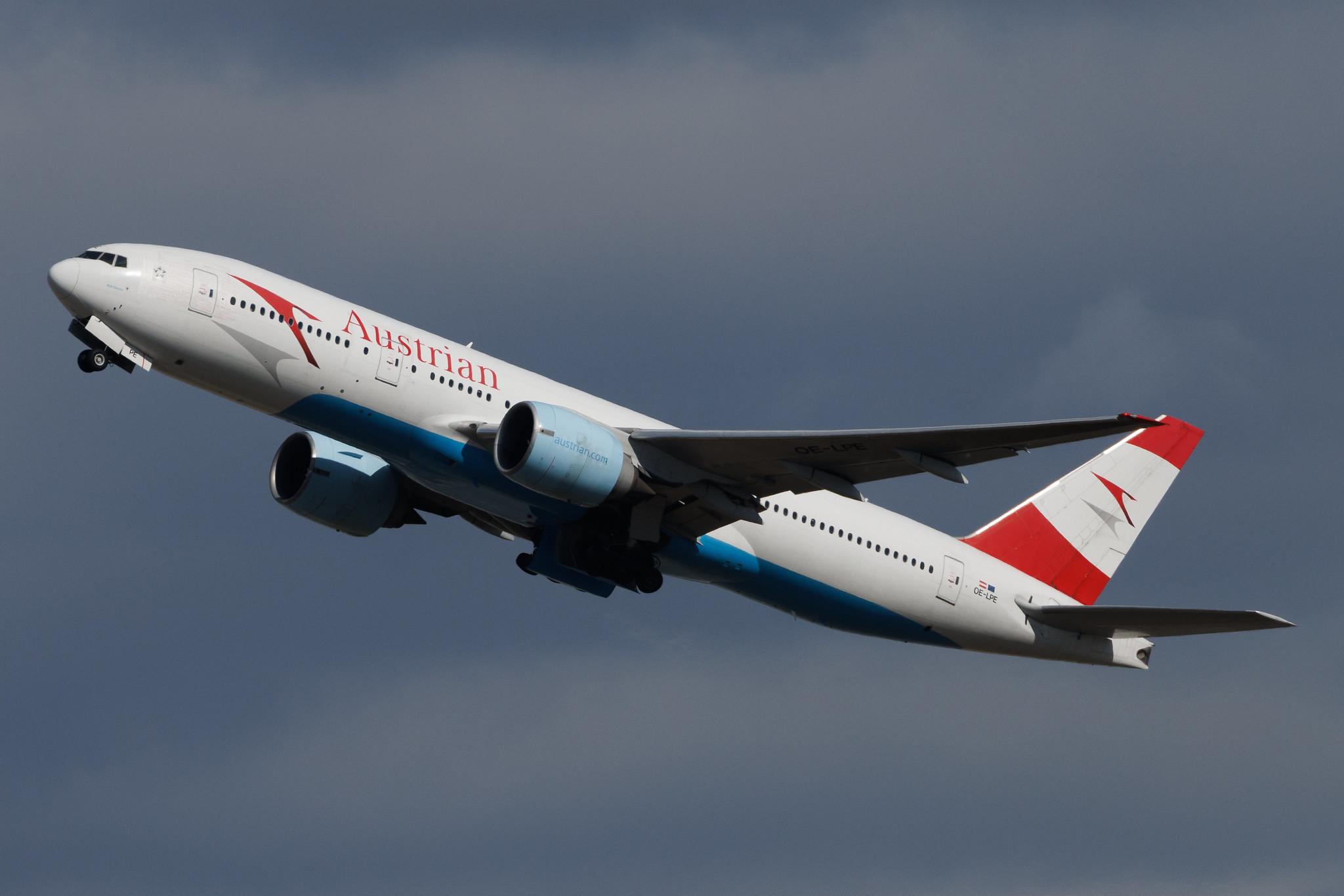 Vienna International Airport: Austrian Airlines (OS / AUA) | Boeing 777-2Q8(ER) B772 | OE-LPE | MSN 27607