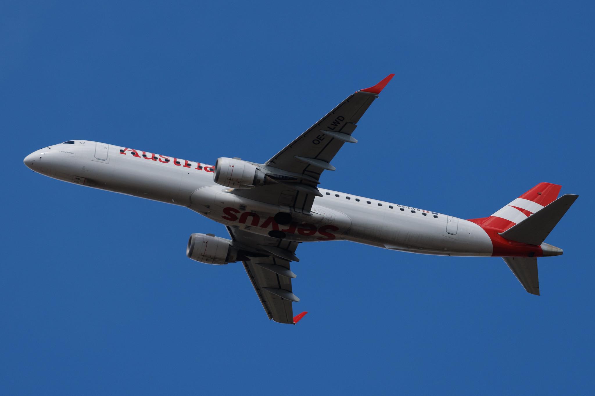 Vienna International Airport: Austrian Airlines (OS / AUA) | Embraer E195LR E195 | OE-LWD | MSN 19000411