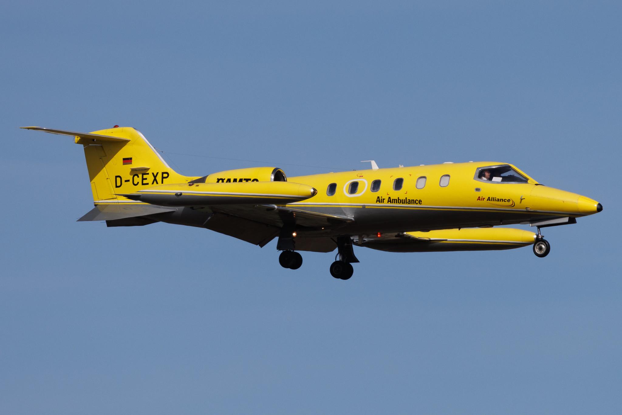 Vienna International Airport: Unicair (UNI) | Learjet 35A LJ35 | D-CEXP | MSN 35A-616