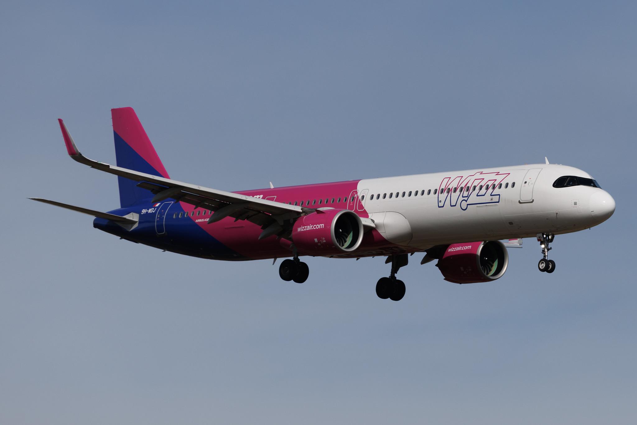 Vienna International Airport: Wizz Air (W6 / WZZ) | Operator: Wizz Air Malta | Airbus A321-271NX A21N | 9H-WDJ | MSN 11388