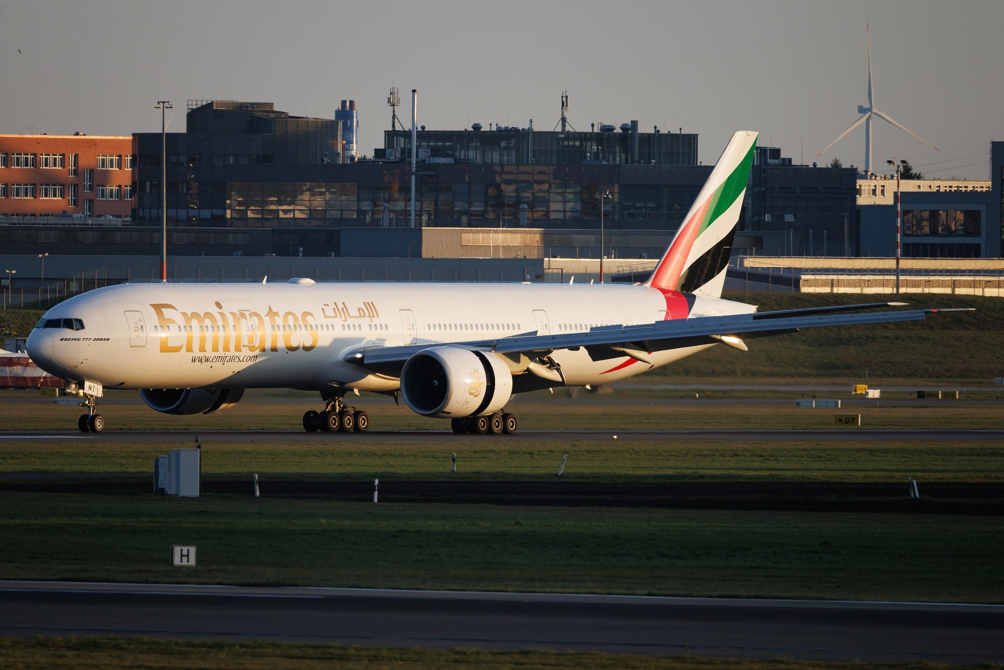 Hamburg Airport: Emirates (EK / UAE) | Boeing 777-31H(ER) B77W | A6-ENT | MSN 41366